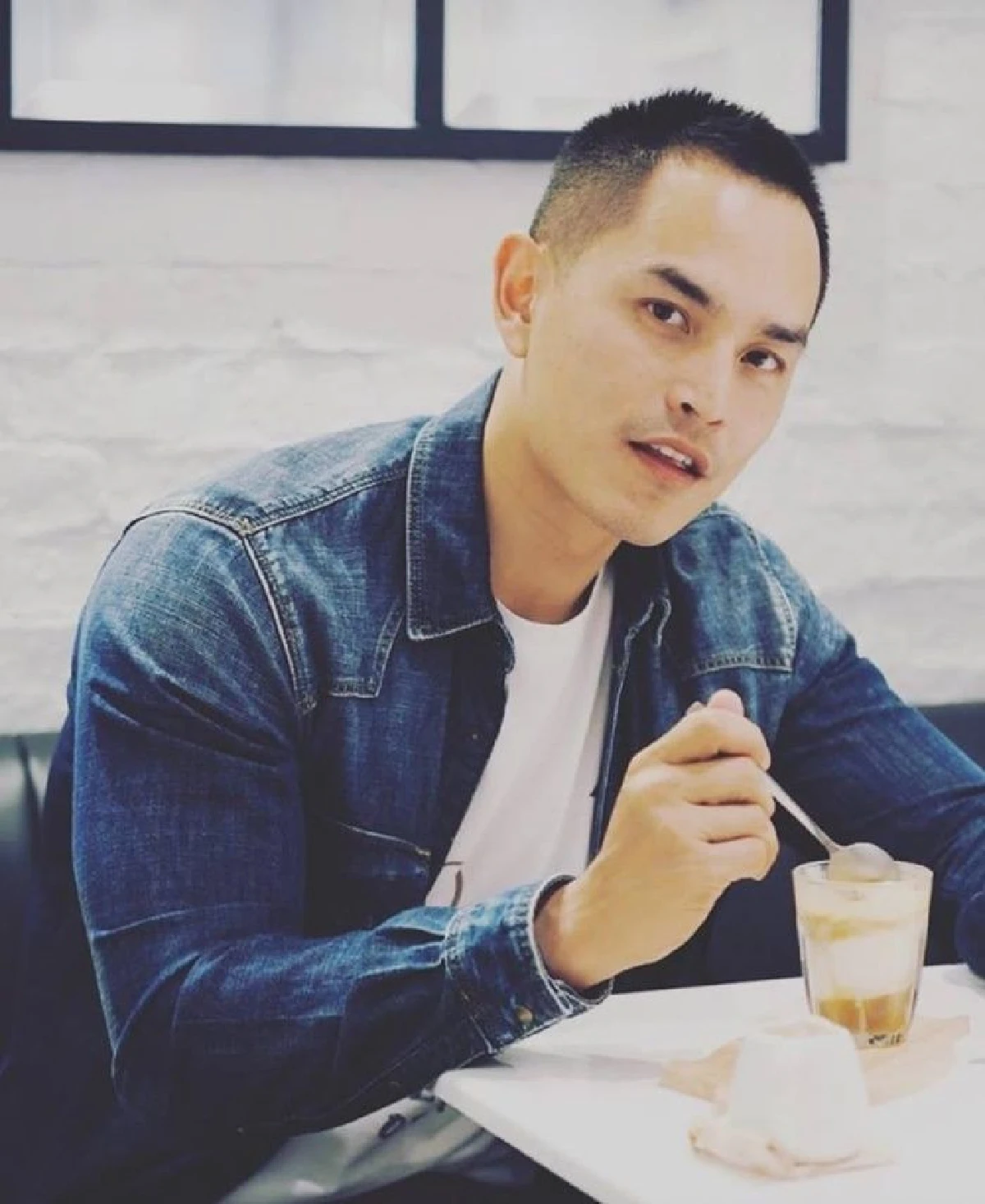 เปิดตัวแบบชัดๆ ชาวโซเชียลแชร์ภาพ “แมท-สงกรานต์” พากันไปกินข้าวที่ร้านอาหาร