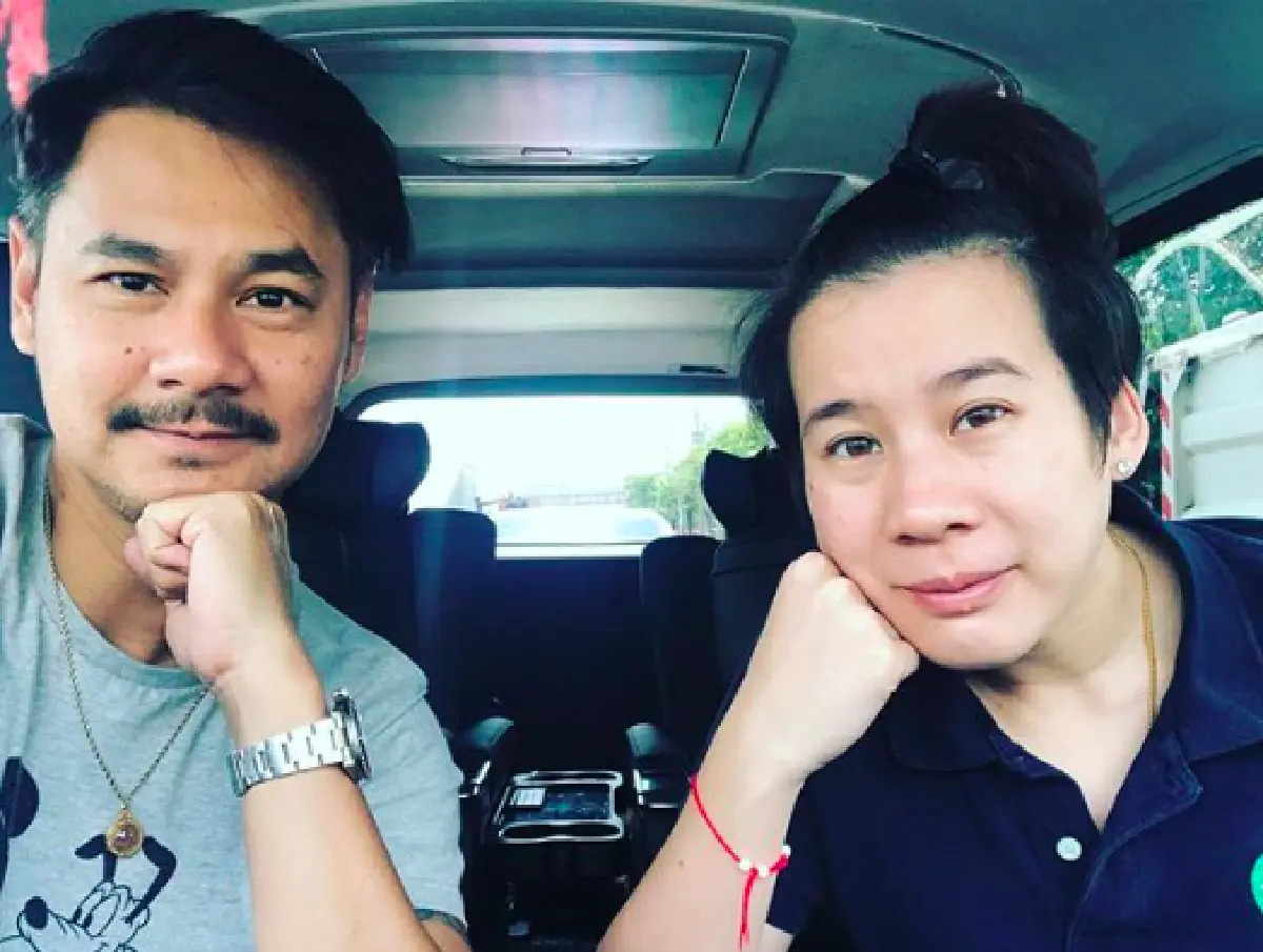 ครบรอบแต่งงาน 1 ปี “เวฟ-บุ้ง ใบหยก” ขอโชว์หวานแบบติดตลกใส่กันเบาๆ