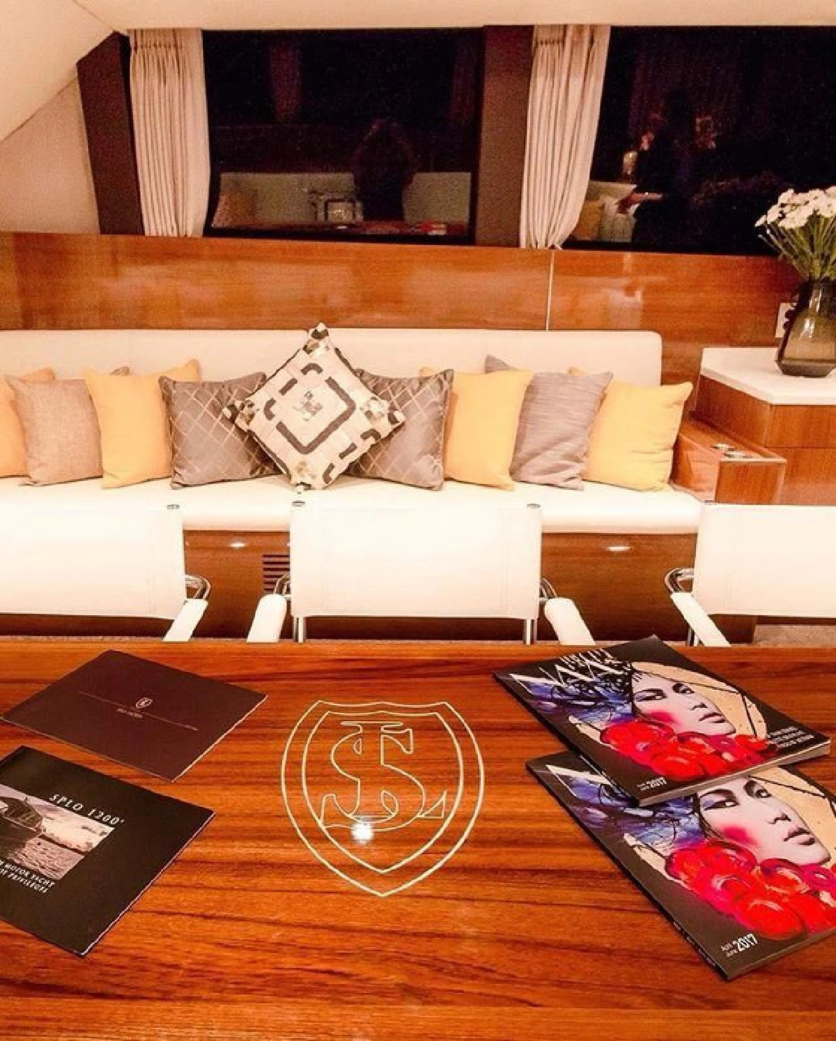 "ยุ้ย จีรนันท์" เผยภาพบรรยากาศภายในเรือยอชท์สุดหรู ที่ใช้ถ่ายพรีเวดดิ้ง