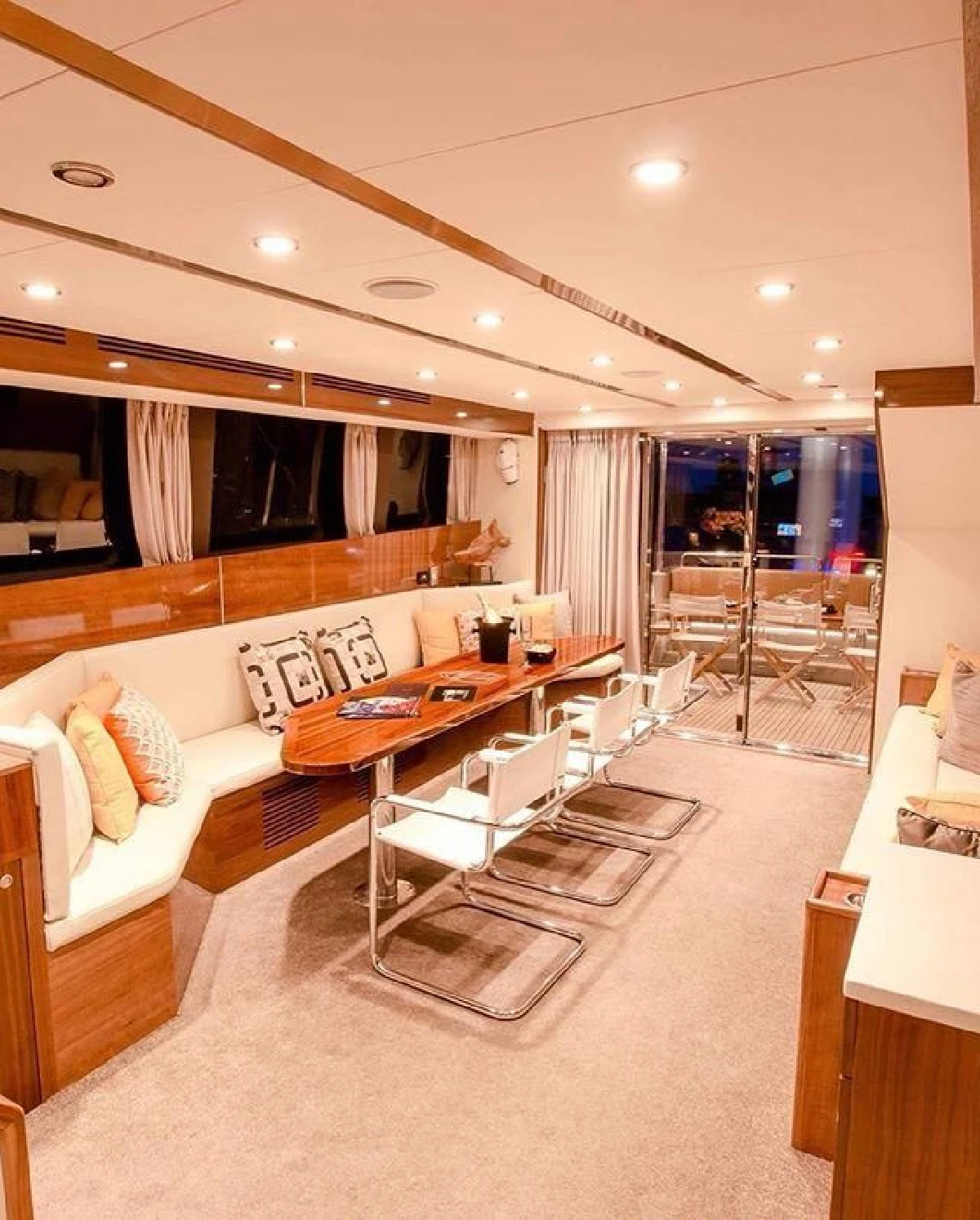 "ยุ้ย จีรนันท์" เผยภาพบรรยากาศภายในเรือยอชท์สุดหรู ที่ใช้ถ่ายพรีเวดดิ้ง