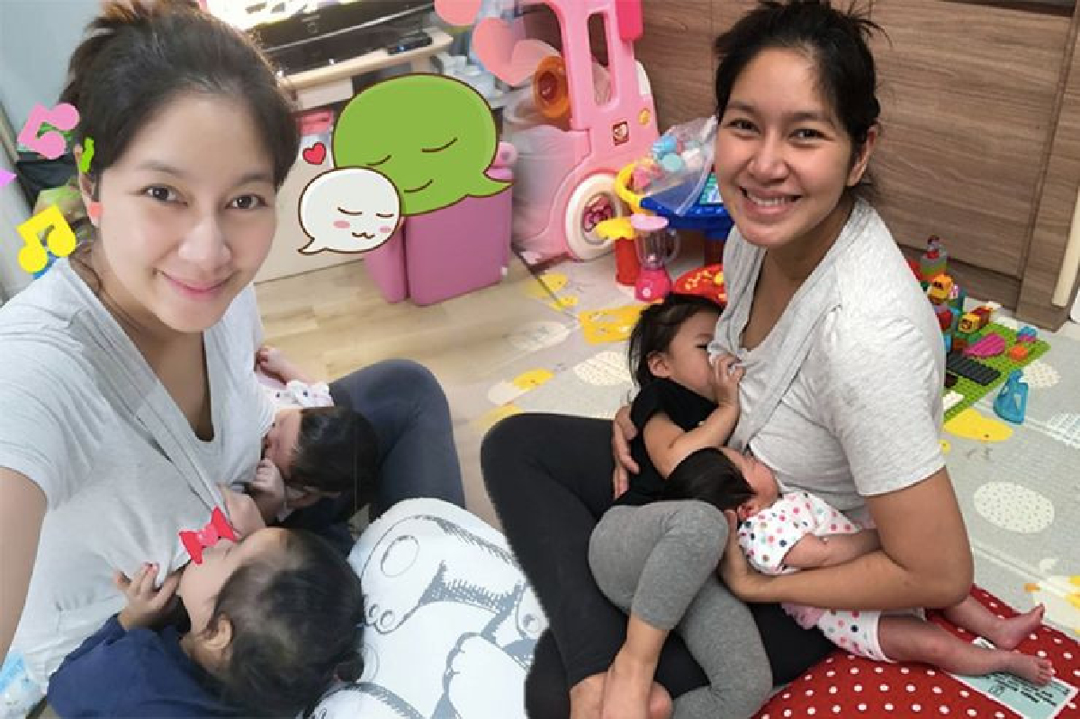 "น้องปริม” หวงแม่มาก "เบนซ์ พรชิตา” เผยภาพอบอุ่นขณะให้นมลูกสาวจากเต้าพร้อมกัน "น้องปริม” หวงแม่มาก "เบนซ์ พรชิตา” เผยภาพอบอุ่นขณะให้นมลูกสาวจากเต้าพร้อมกัน