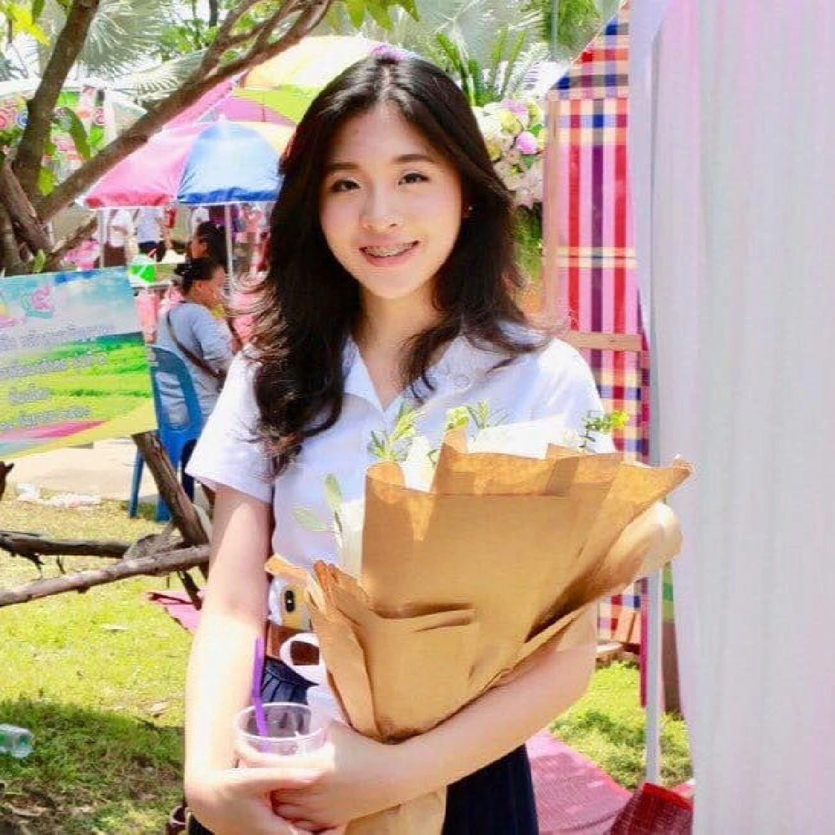 พักเรื่องการเมืองไว้ก่อน! โซเชียลแห่สนใจ "จินนี่" ลูกสาวหญิงหน่อย