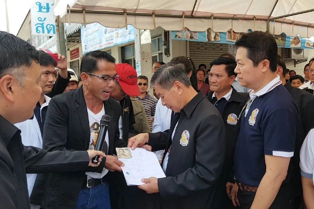 "เสรีพิศุทธ์" เสนอตัวชิงเก้าอี้นายกฯลั่นรวมไทยเป็นหนึ่งเดียว