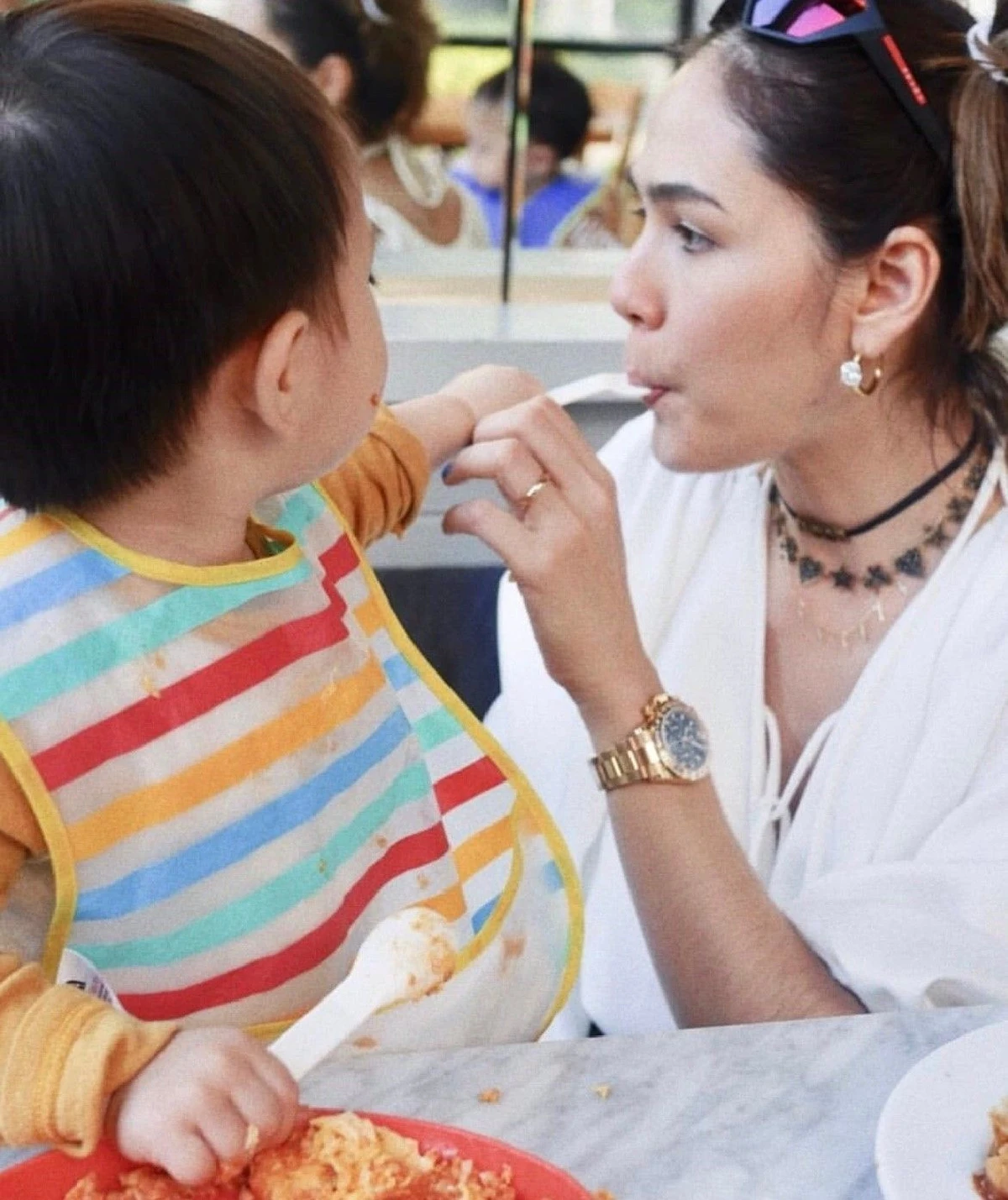 สองแฝดอารมณ์ดี! สายฟ้า-พายุ เล่นซ่อนแอบส่งเสียงหัวเราะลั่น (คลิป)