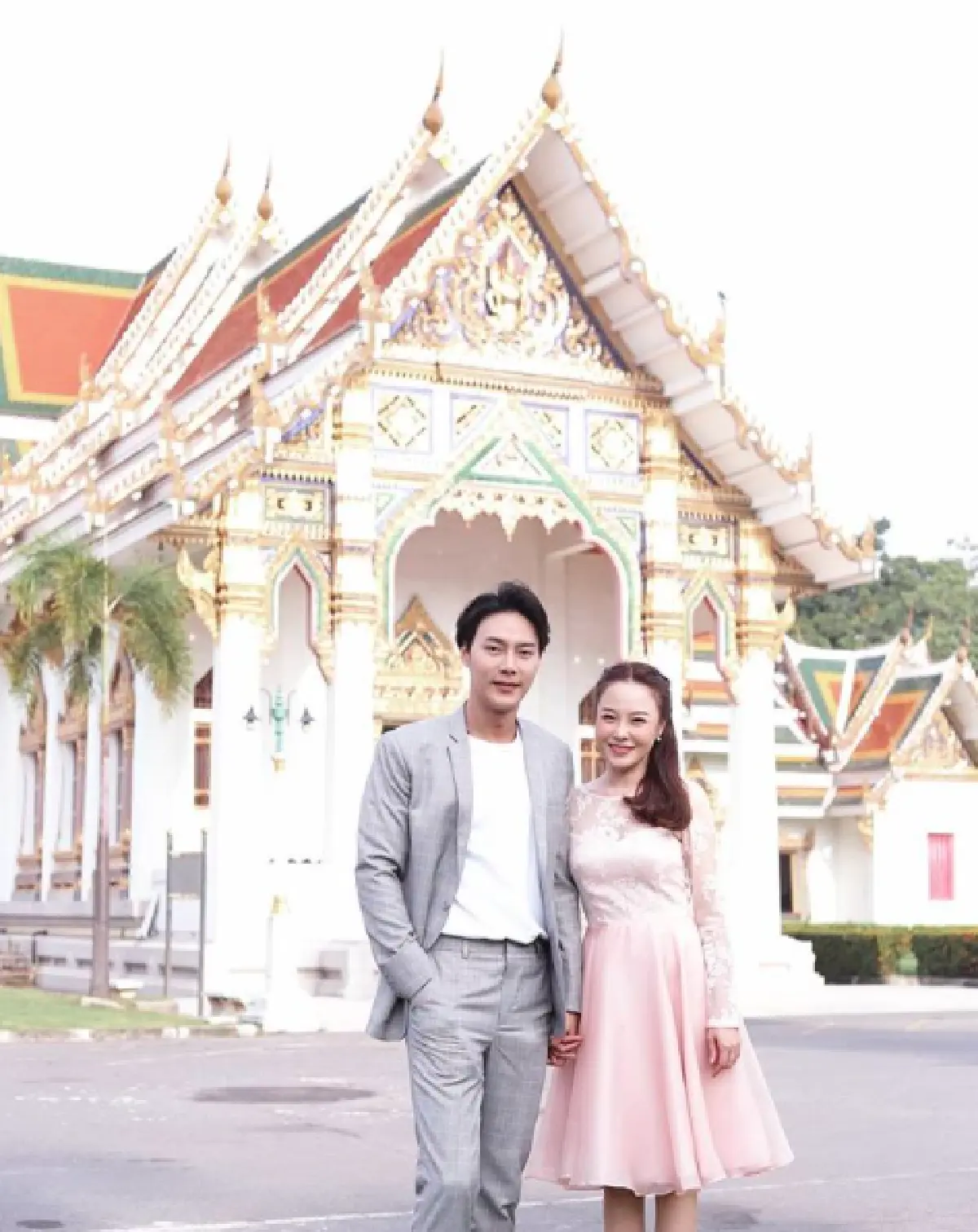 "ต๊ะ วริษฐ์" ควงแฟนสาว "แอน วริษฐา” เข้าวัดทำพิธีสงฆ์ ก่อนถึงวันหมั้น