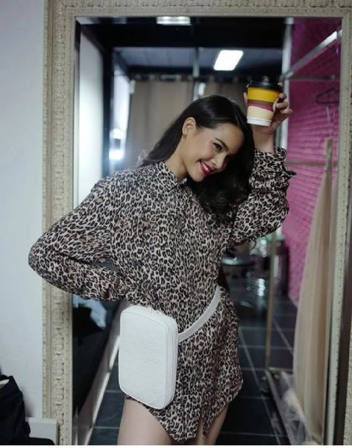 หวานต่อไม่รอแล้วนะ! ณเดชน์-ญาญ่า ใส่กางเกงคู่อีกครั้งในทริปฮ่องกง