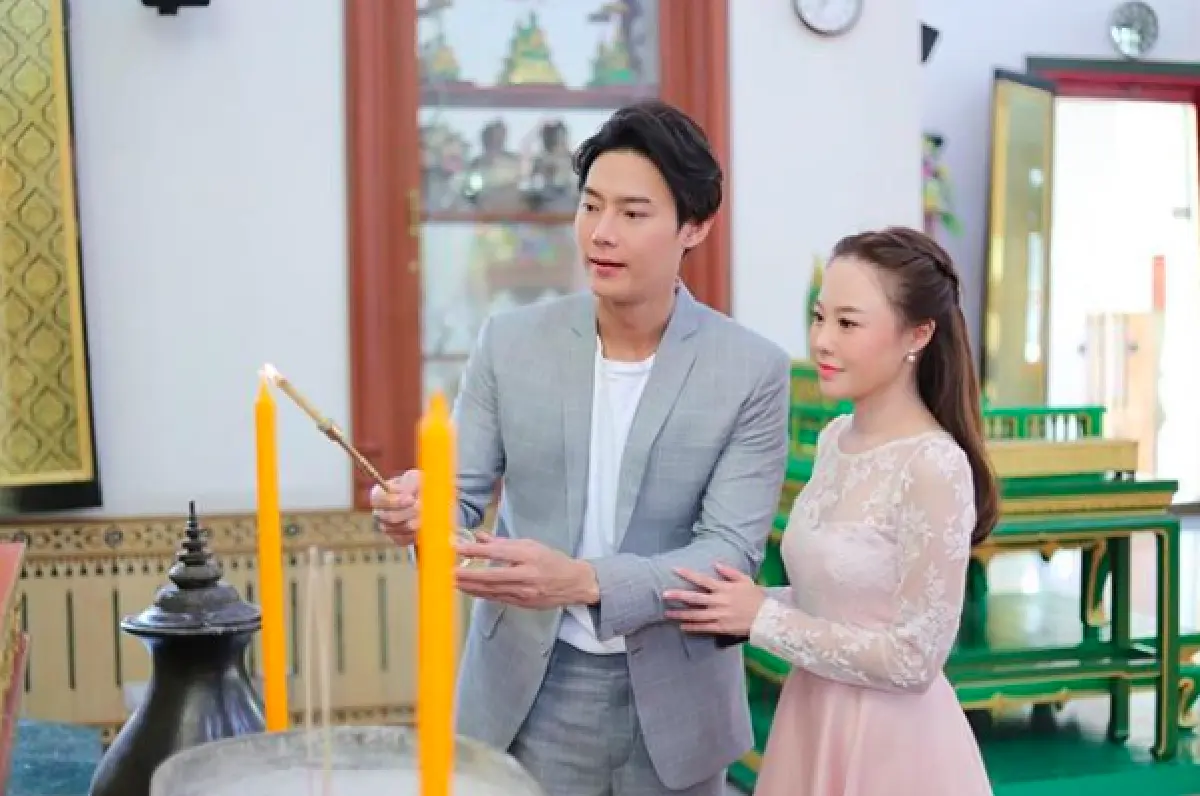 "ต๊ะ วริษฐ์" ควงแฟนสาว "แอน วริษฐา” เข้าวัดทำพิธีสงฆ์ ก่อนถึงวันหมั้น