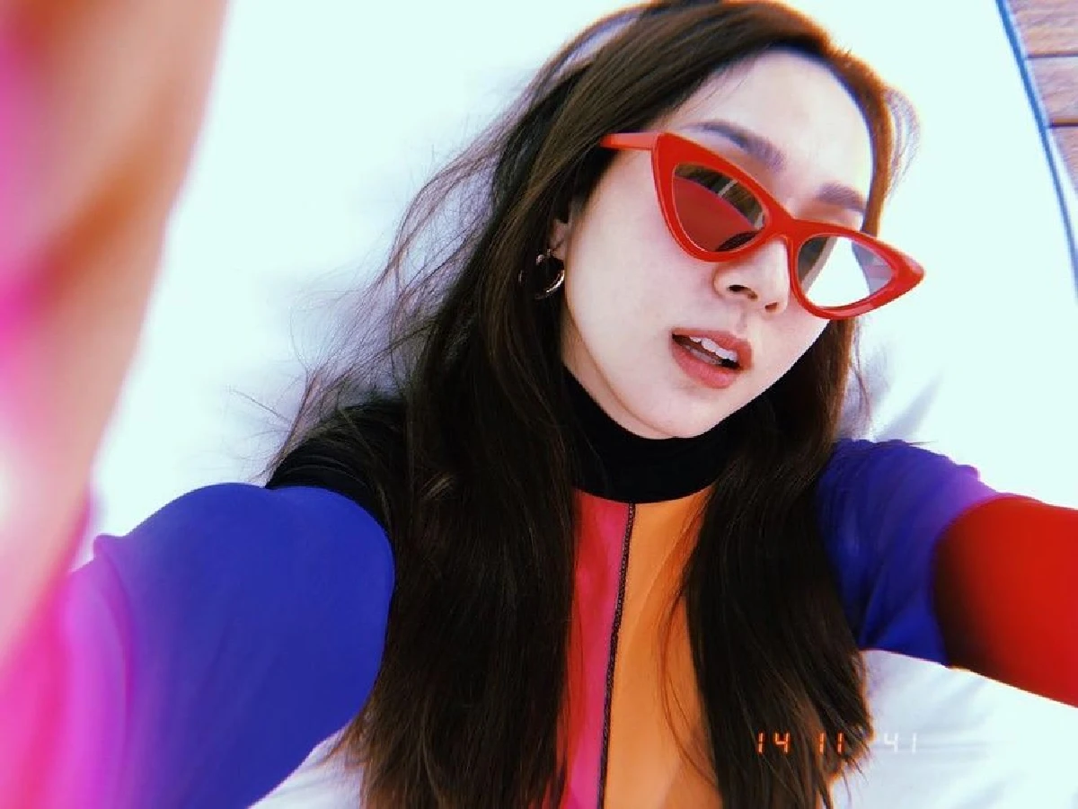 โฟร์ ศกลรัตน์ โชว์แซ่บเบาๆในชุดซีทรู! โพสท่าอวดหุ่นสวยริมหาด