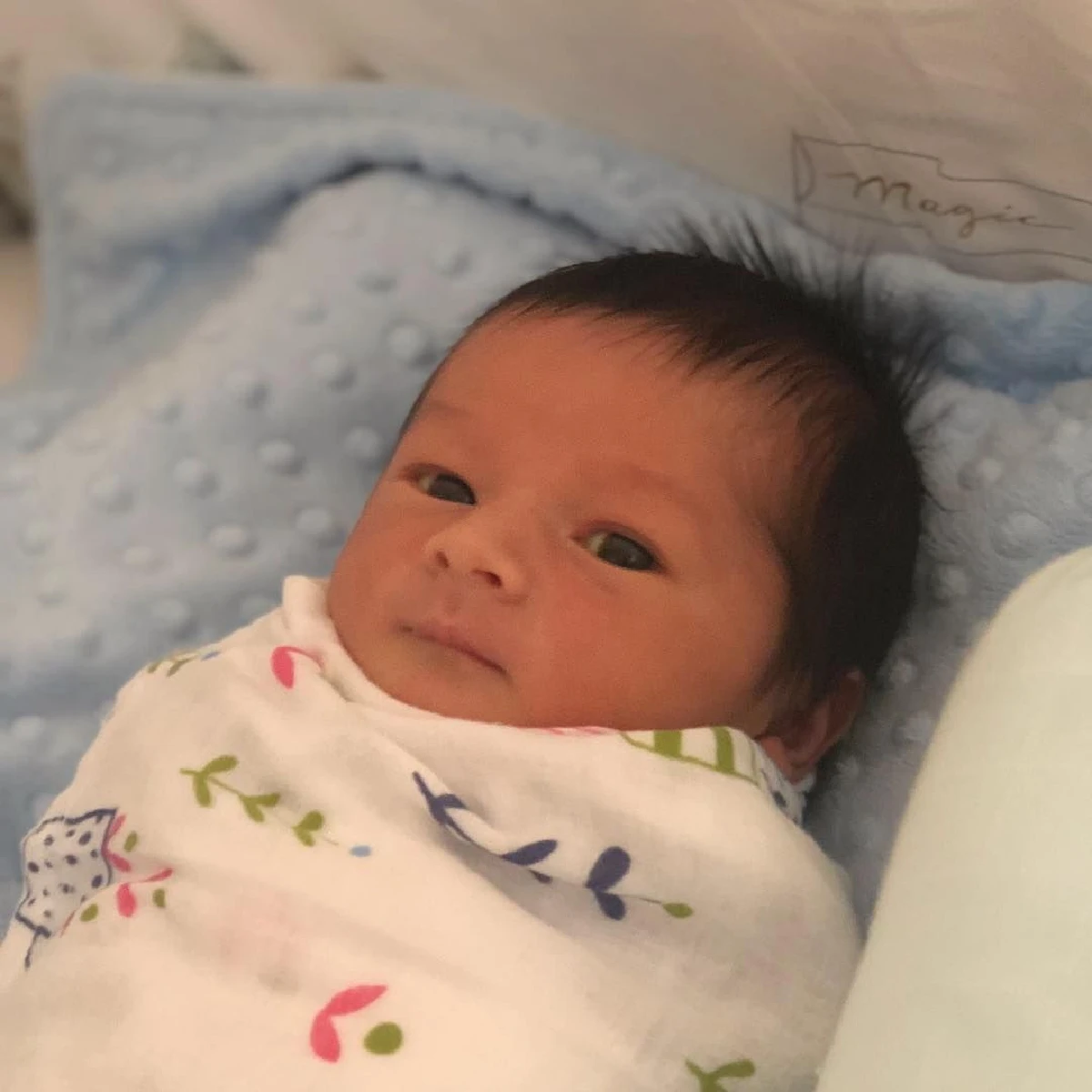 หล่อลูกครึ่ง! “น้องเบลิน” ลูกชาย “เมญ่า” งานดีตั้งแต่แรกเกิด หน้าคม ดั้งพุ่ง