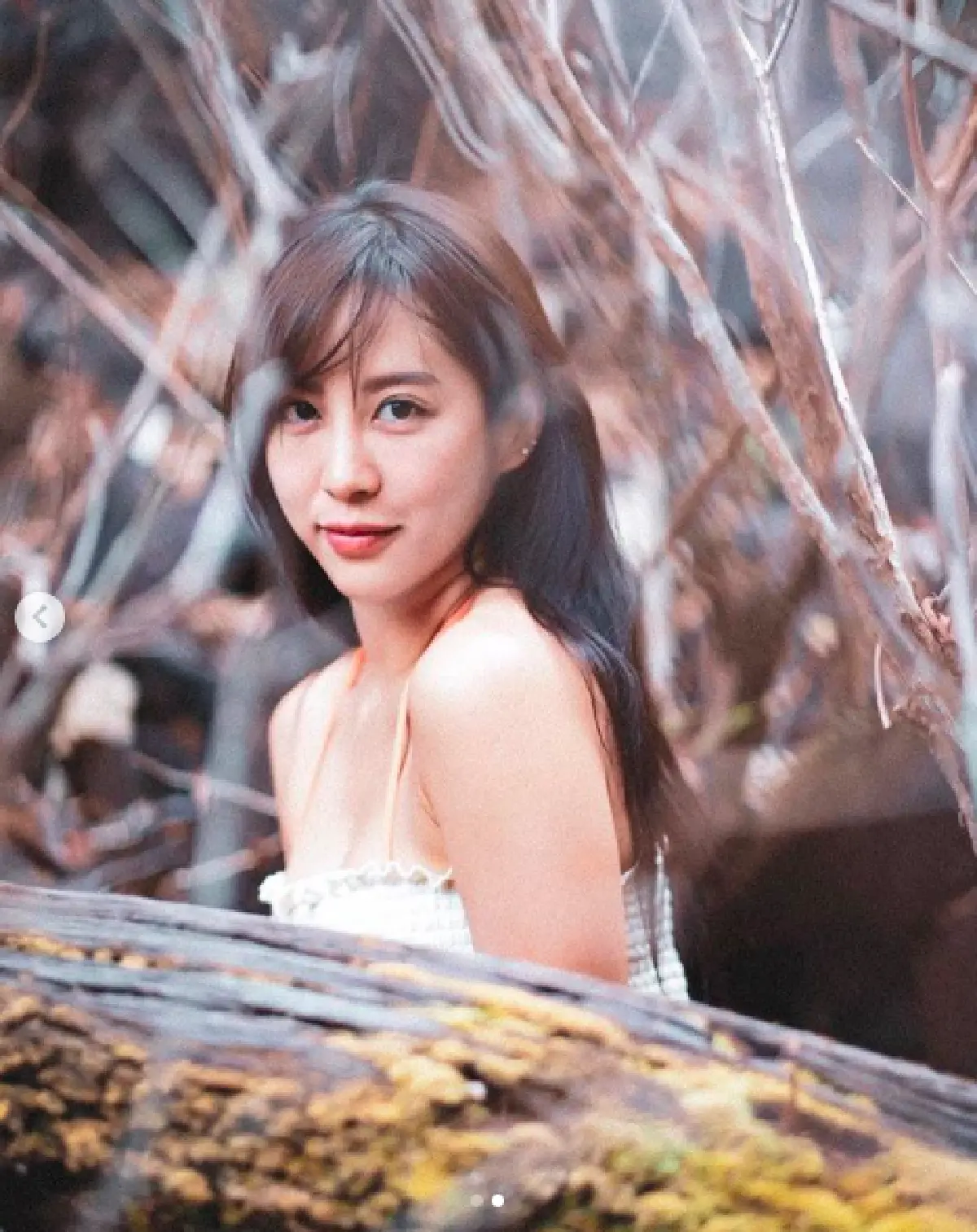 “วีเจจ๋า” เที่ยวตราด เล่นน้ำกับช้าง พร้อมอวดหุ่นแซ่บท่ามกลางธรรมชาติ