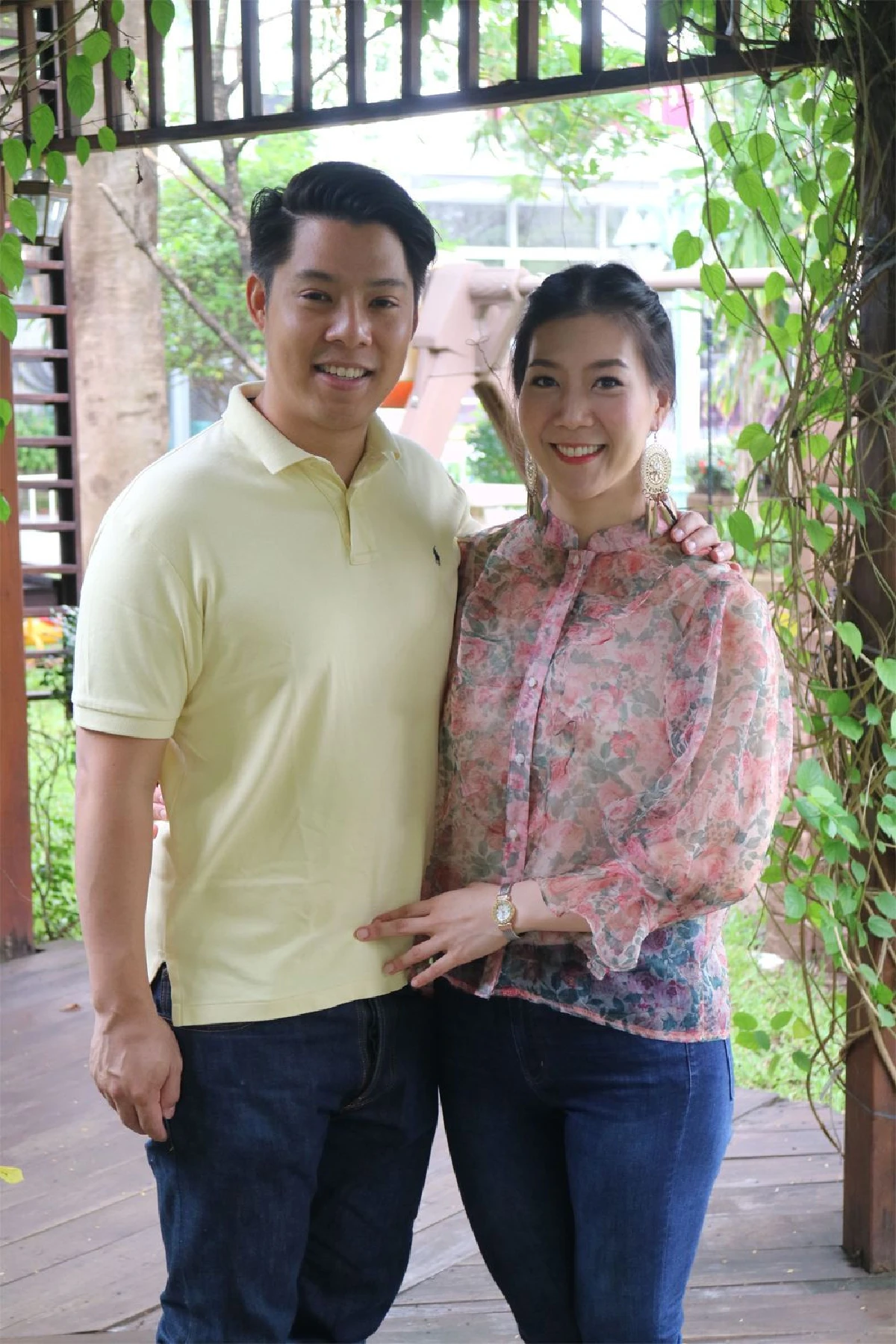 รักกันมั่นคง ชมพลอย หลีระพันธ์+ธนวรรธ ดำเนินทอง