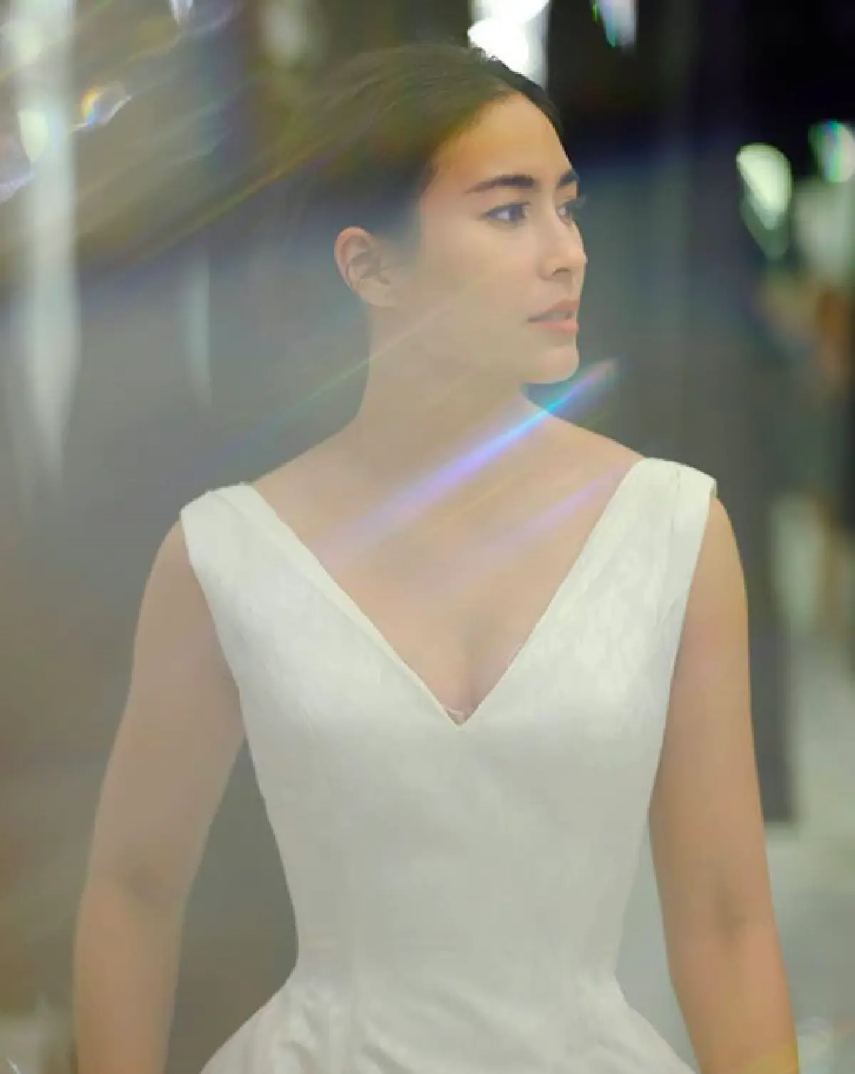 ดีไซเนอร์ดัง “คุณฌอห์น” เผย "จุ๋ย วรัทยา" เลือกใช้ผ้าไหมไทย "ลายสร้อยดอกหมาก” ตัดชุดเจ้าสาว