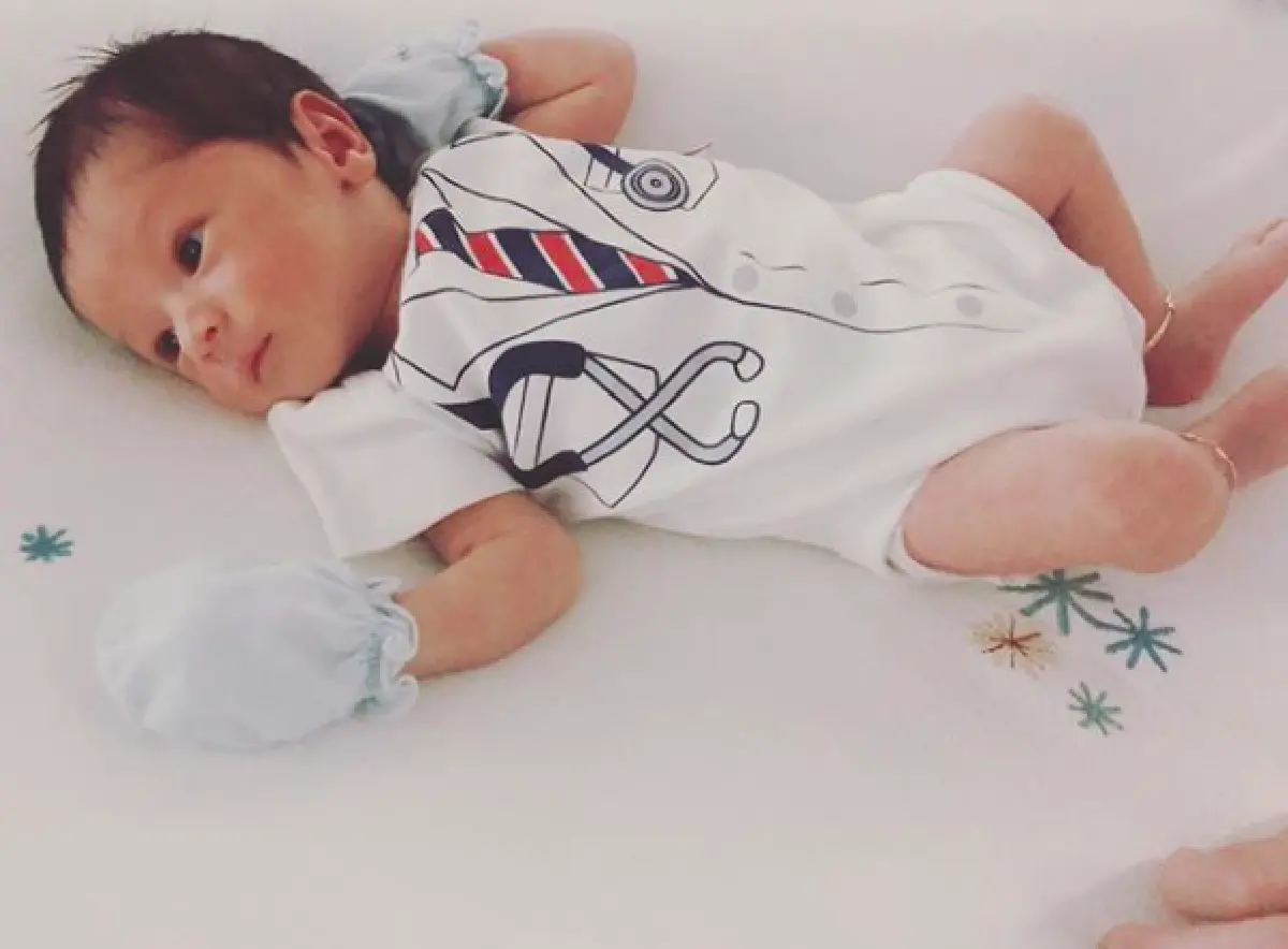 หล่อลูกครึ่ง! “น้องเบลิน” ลูกชาย “เมญ่า” งานดีตั้งแต่แรกเกิด หน้าคม ดั้งพุ่ง