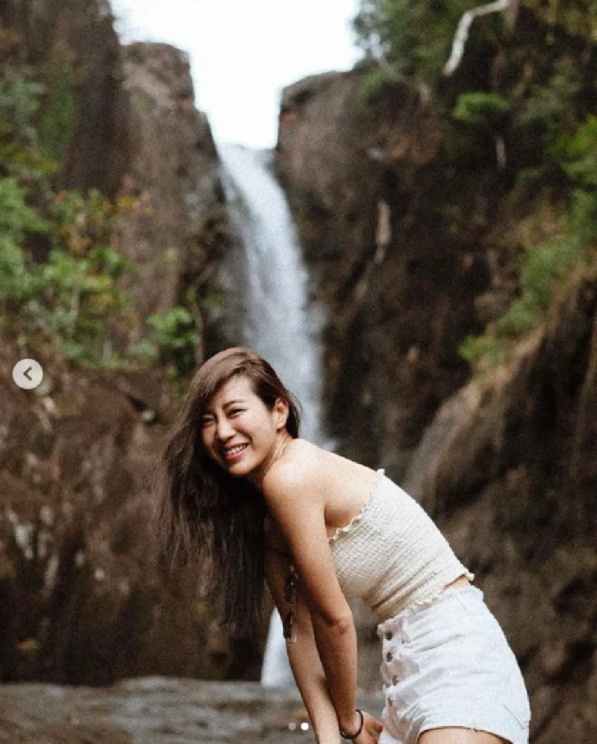 “วีเจจ๋า” เที่ยวตราด เล่นน้ำกับช้าง พร้อมอวดหุ่นแซ่บท่ามกลางธรรมชาติ