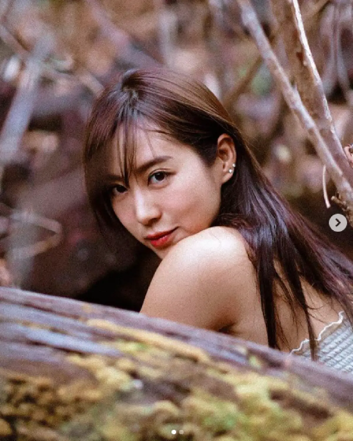 “วีเจจ๋า” เที่ยวตราด เล่นน้ำกับช้าง พร้อมอวดหุ่นแซ่บท่ามกลางธรรมชาติ