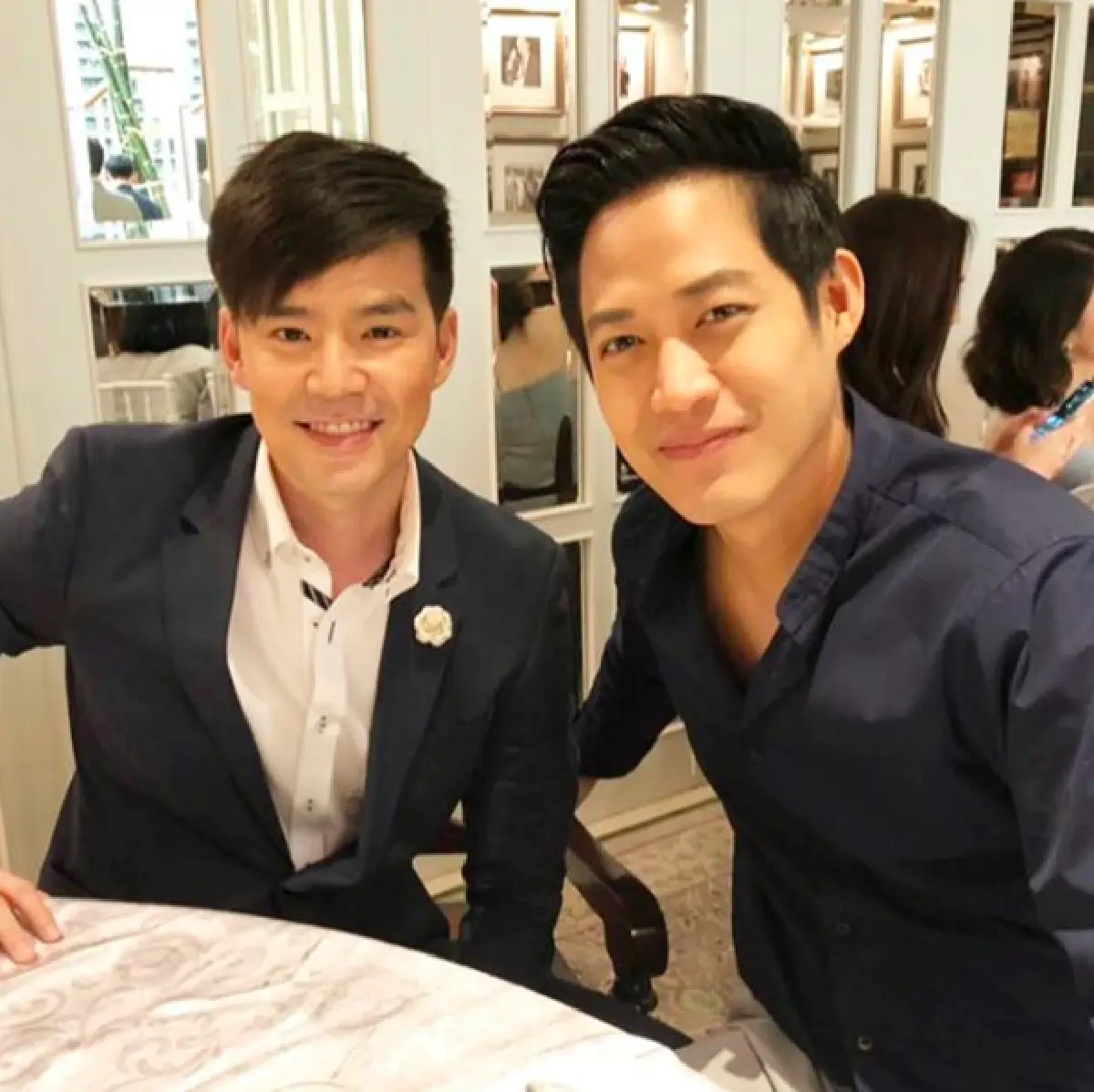 โมเมนต์ฮาๆ ของ "บีม กวี" ผู้คลั่งไคล้ดารา แฟนๆ แซวนึกว่าแฟนคลับหลุดเข้ามา