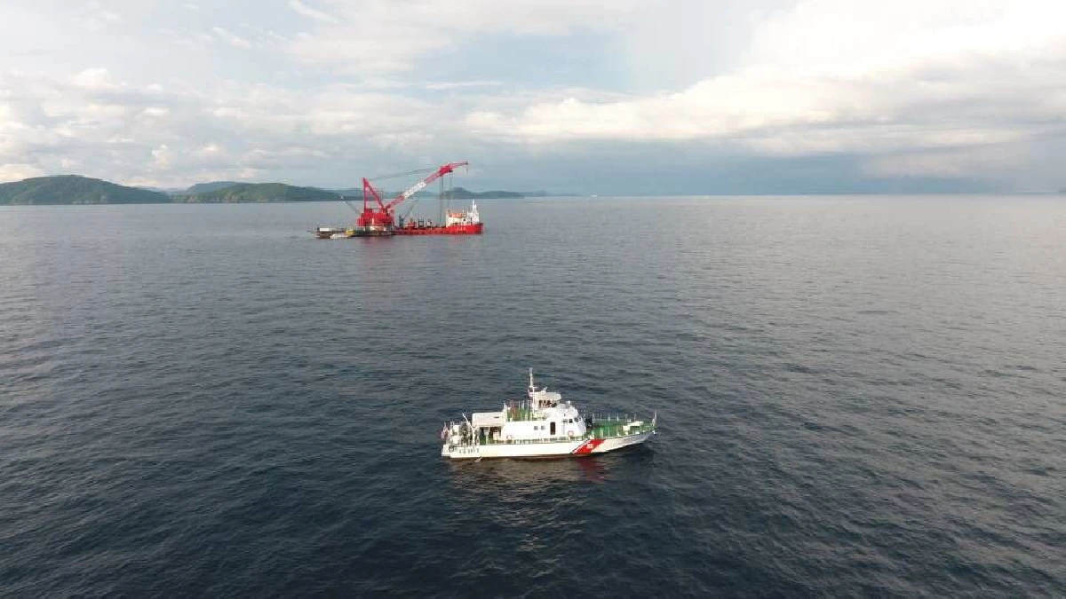 ถึงฝั่งแล้ว "เรือฟีนิกซ์" หลังจมใต้ทะเลนาน 4 เดือน