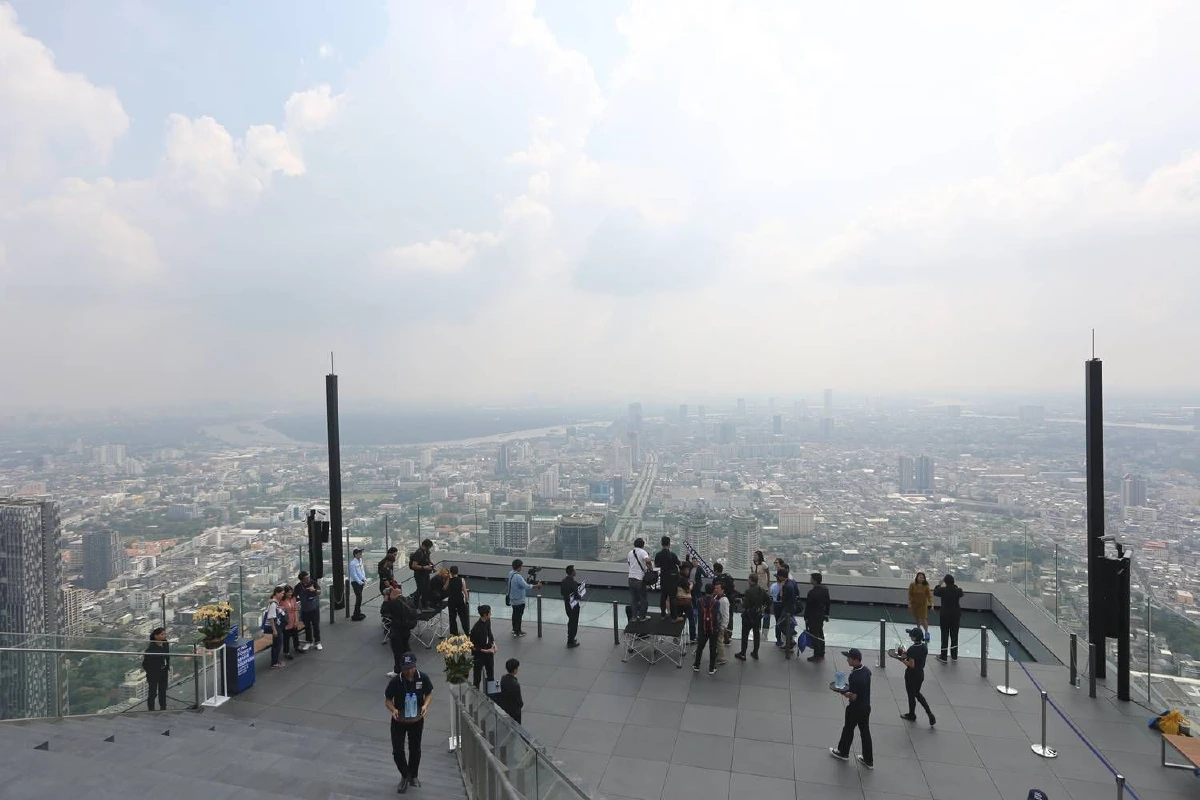 ต้องลอง! "มหานคร สกายวอล์ค" จุดชมวิว360กลางกรุงและพื้นกระจกลอยฟ้าสูงสุดในประเทศไทย