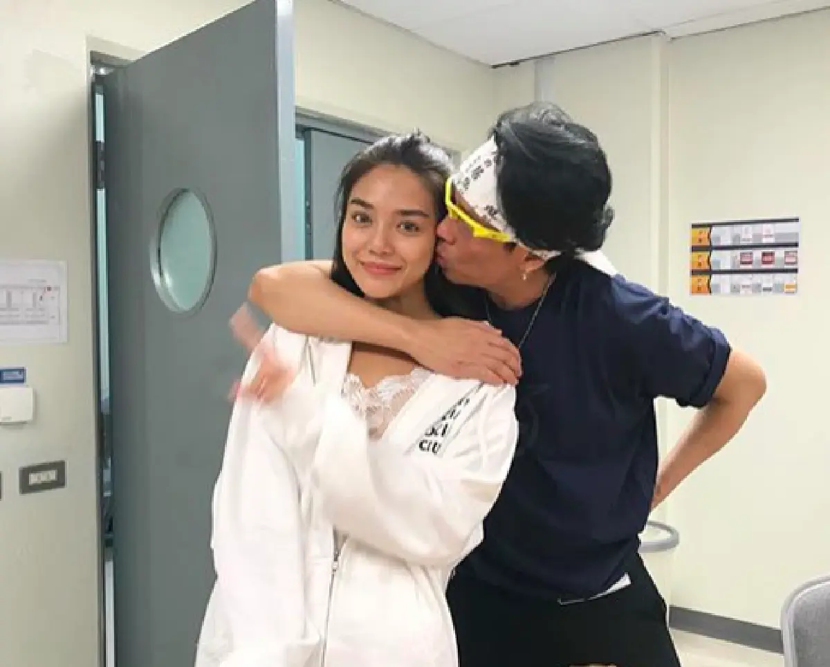 ครบเครื่องมาก "ปราง กัญญ์ณรัณ” แฮปปี้หนักสุดๆ ได้ขึ้นโชว์บนเวทีคอนเสิร์ต “พี่เบิร์ด”