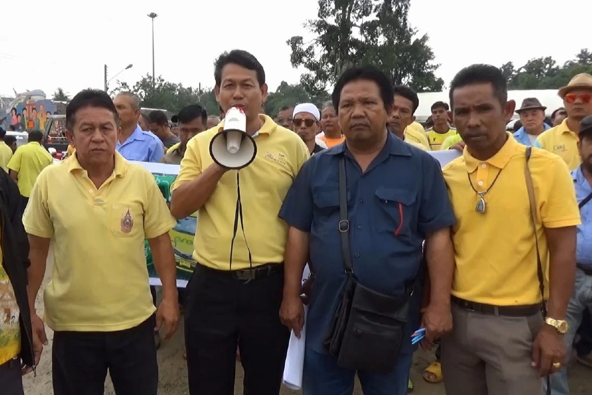 ตุ๊กตุ๊กหาดใหญ่ร้องผู้ว่าฯสงขลาจัดระเบียบรถแกร็บคาร์