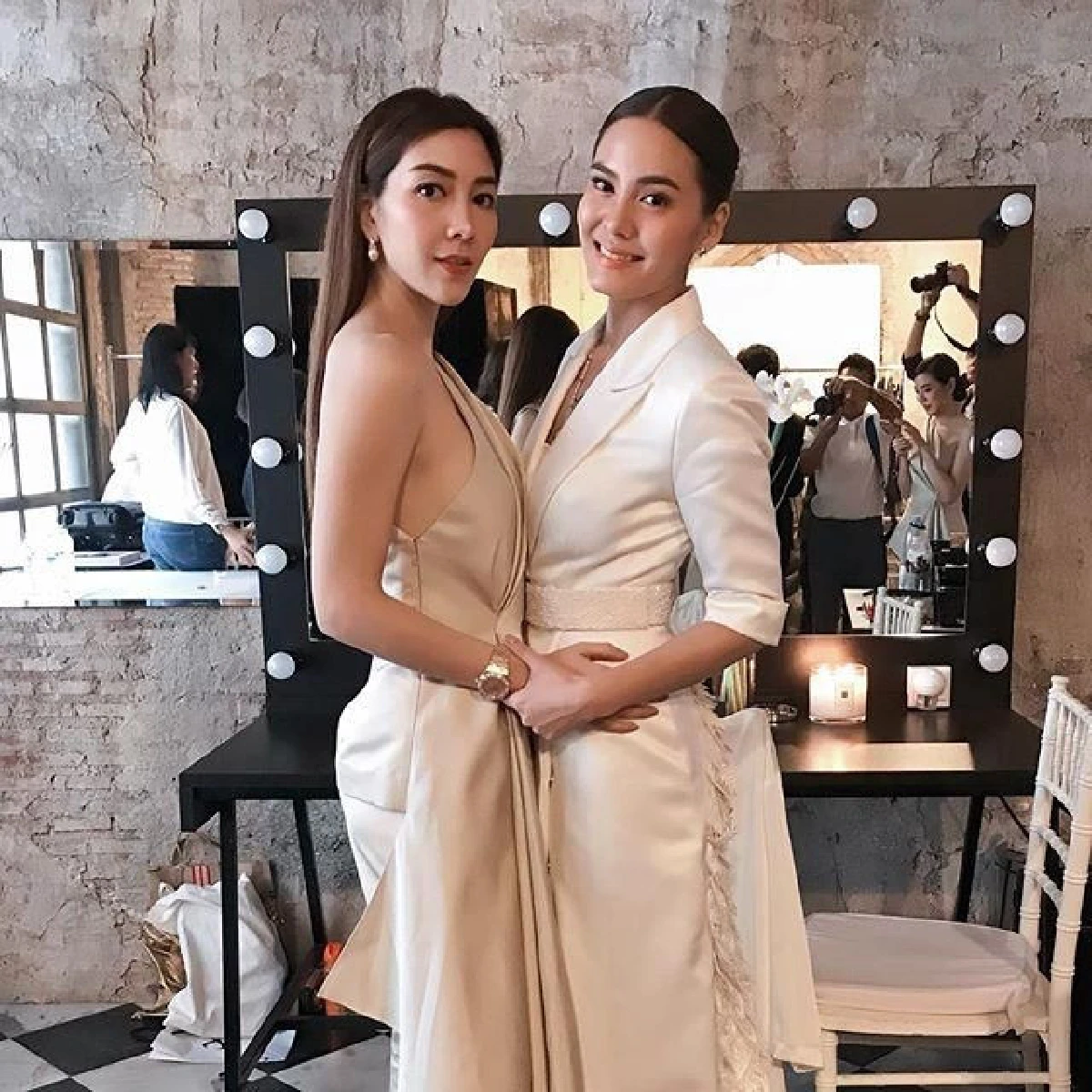 “เจนี่-วุ้นเส้น” ควงหวานใจ พร้อมเพื่อนซี้พากันมาเป็นคู่สวีทหวาน