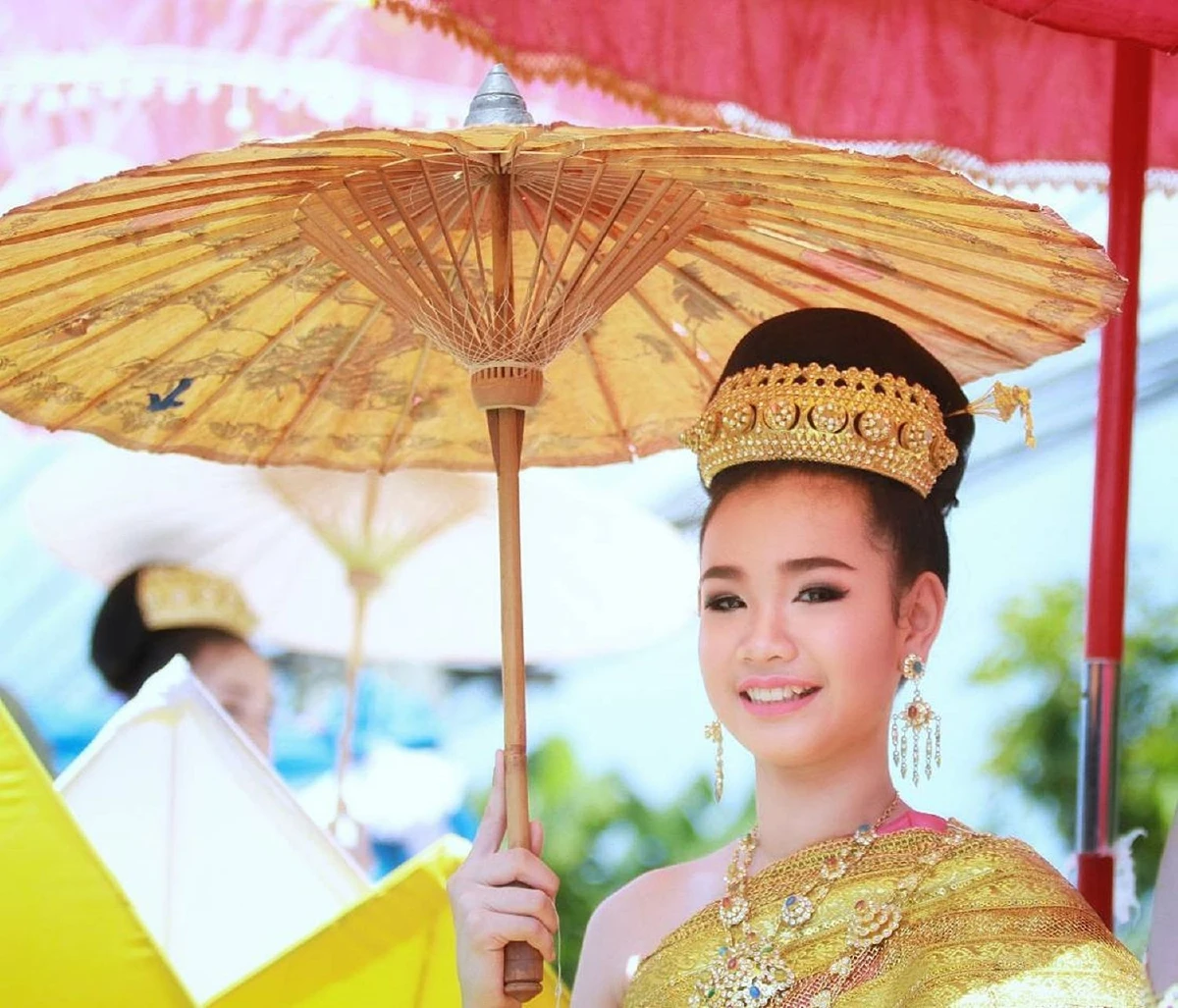 อบจ.ปทุมฯจัดแห่นางนพมาศชวนเที่ยวงานลอยกระทงปี61