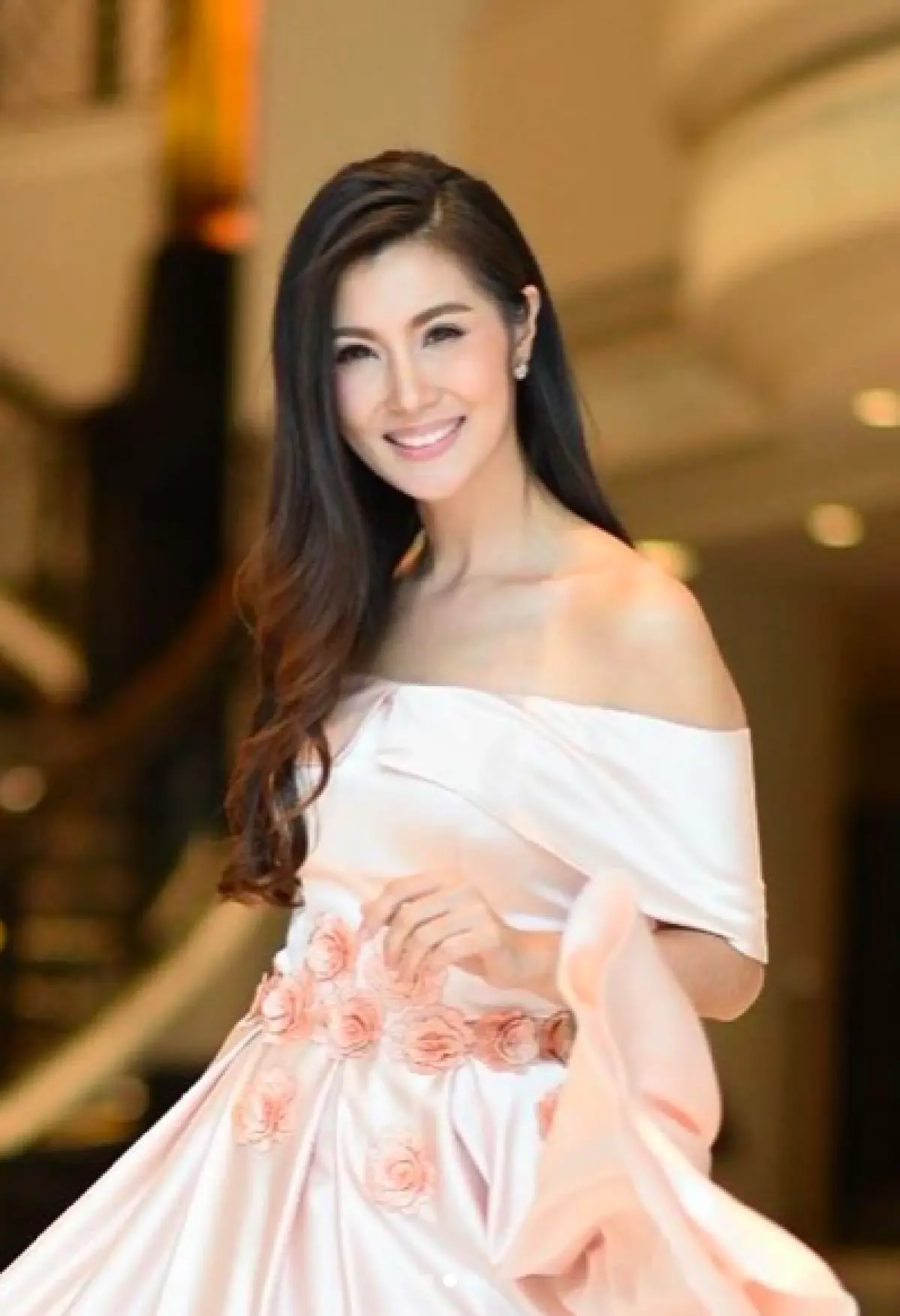 อลังการงานแต่ง! “ภัทร-จุ้มจิ้ม” สองทายาทมหาเศรษฐีเข้าพิธีวิวาห์สุดอบอุ่น