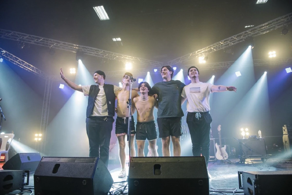 แฟนฟินล้นฮอลล์! Boy Pablo and Phum Viphurit สองอินดี้ป๊อปสตาร์ที่มาแรงที่สุด