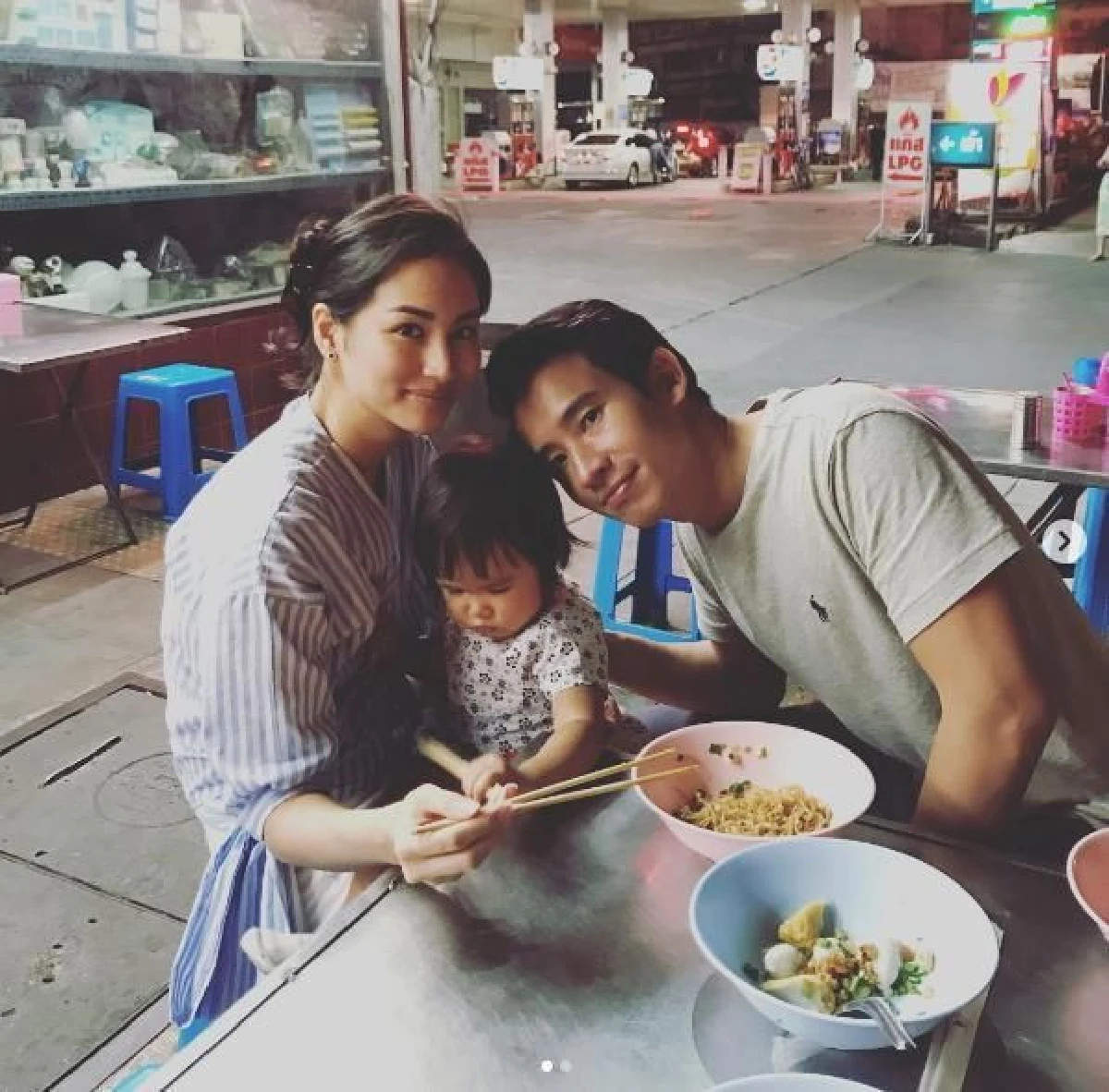 ส่องภาพ ต่าย-ทิม กับชีวิตคู่ที่เรียบง่าย..แม้จะรวยระดับหมื่นล้าน