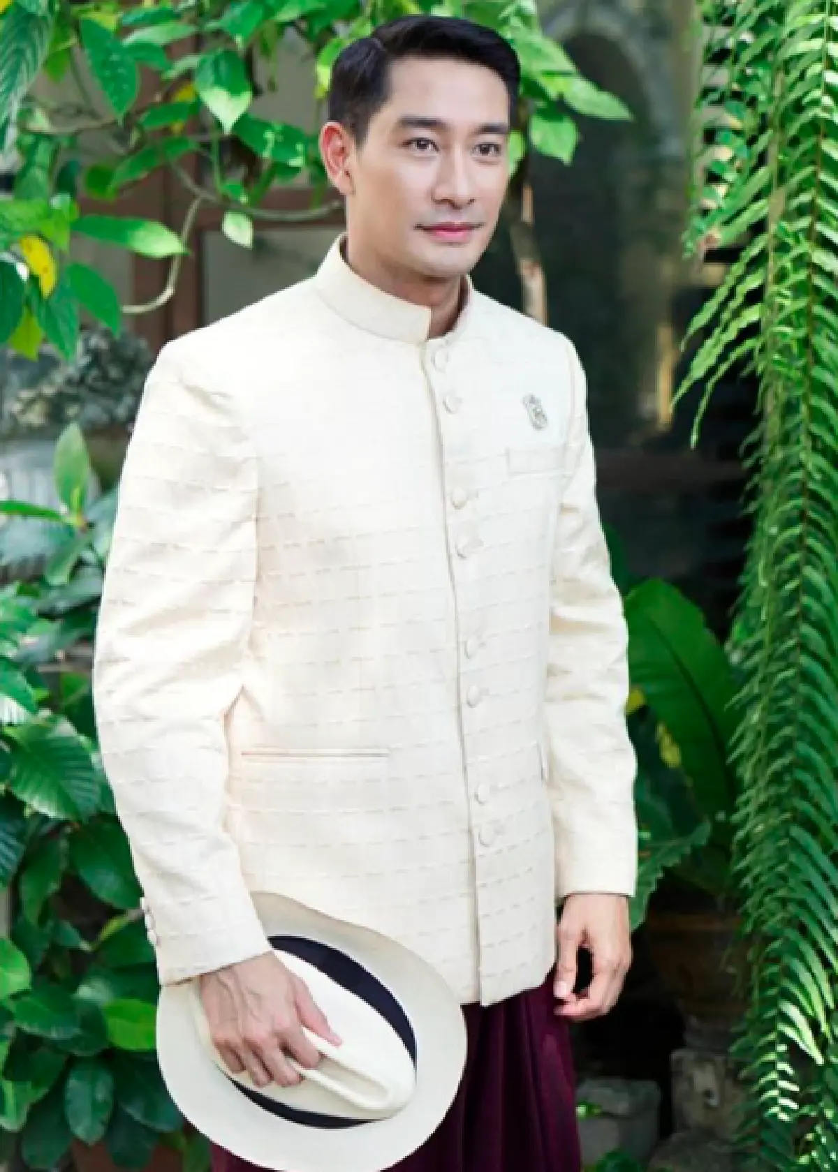 “ป้อง-นุ่น” โพสต์ภาพชุดไทยสุดสง่า ลงละครคู่กันเรื่องใหม่