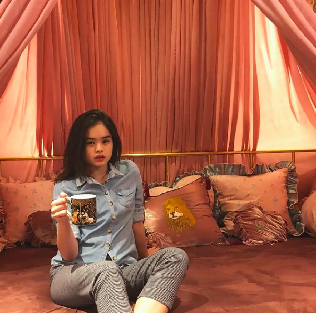 “จอย” อดีตภรรยา “อ่ำ อัมรินทร์” ตอกกลับคนต่อว่า “น้องแอลลี่” วัลลาบีอยากเป็น “ญาญ่า”