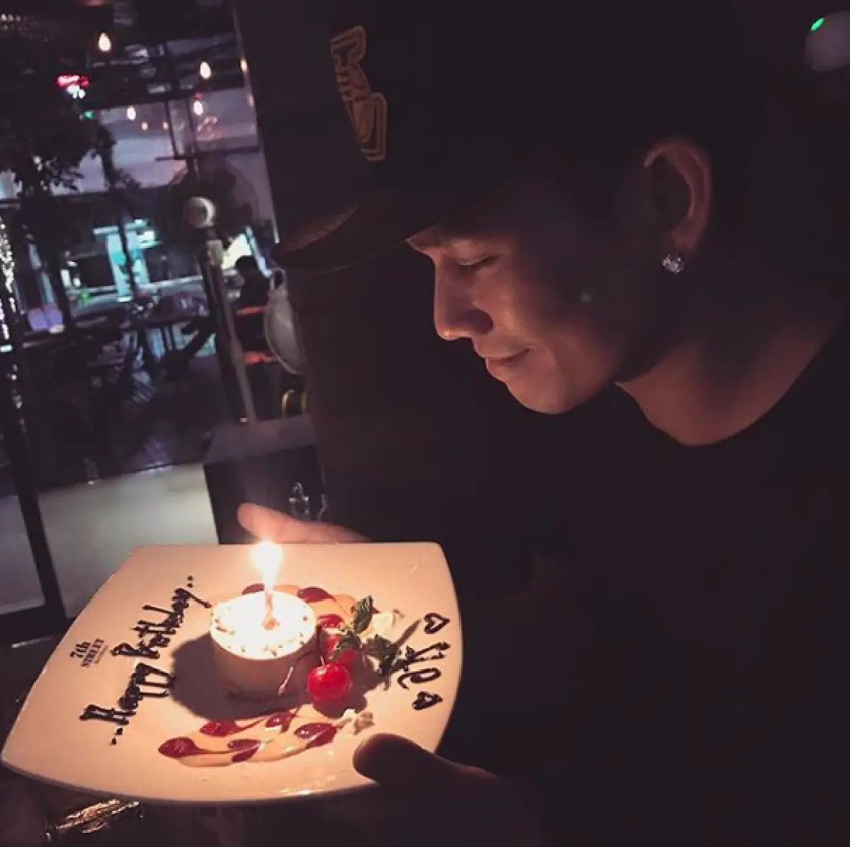 “อาร์ เดอะสตาร์” เปิดตัวหวานใจสาวเน็ตไอดอล "เอื้อย พรสวรรค์” ในวันเกิดตัวเอง