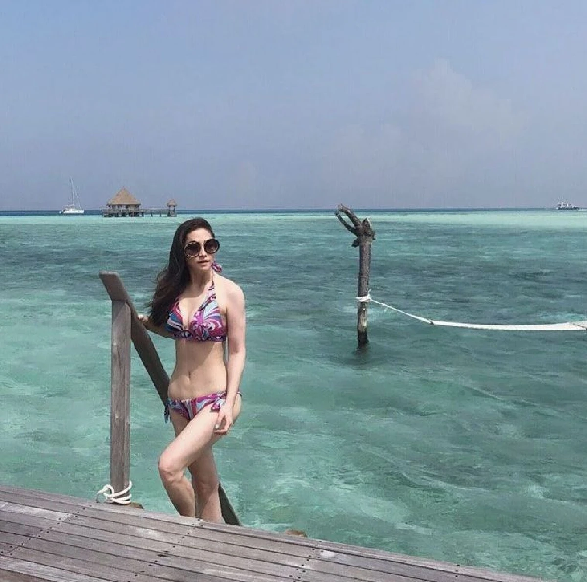 นาตาลี แซ่บสะกดทุกสายตา! สวมบิกินี่โชว์ท่ายากริมทะเลมัลดีฟส์