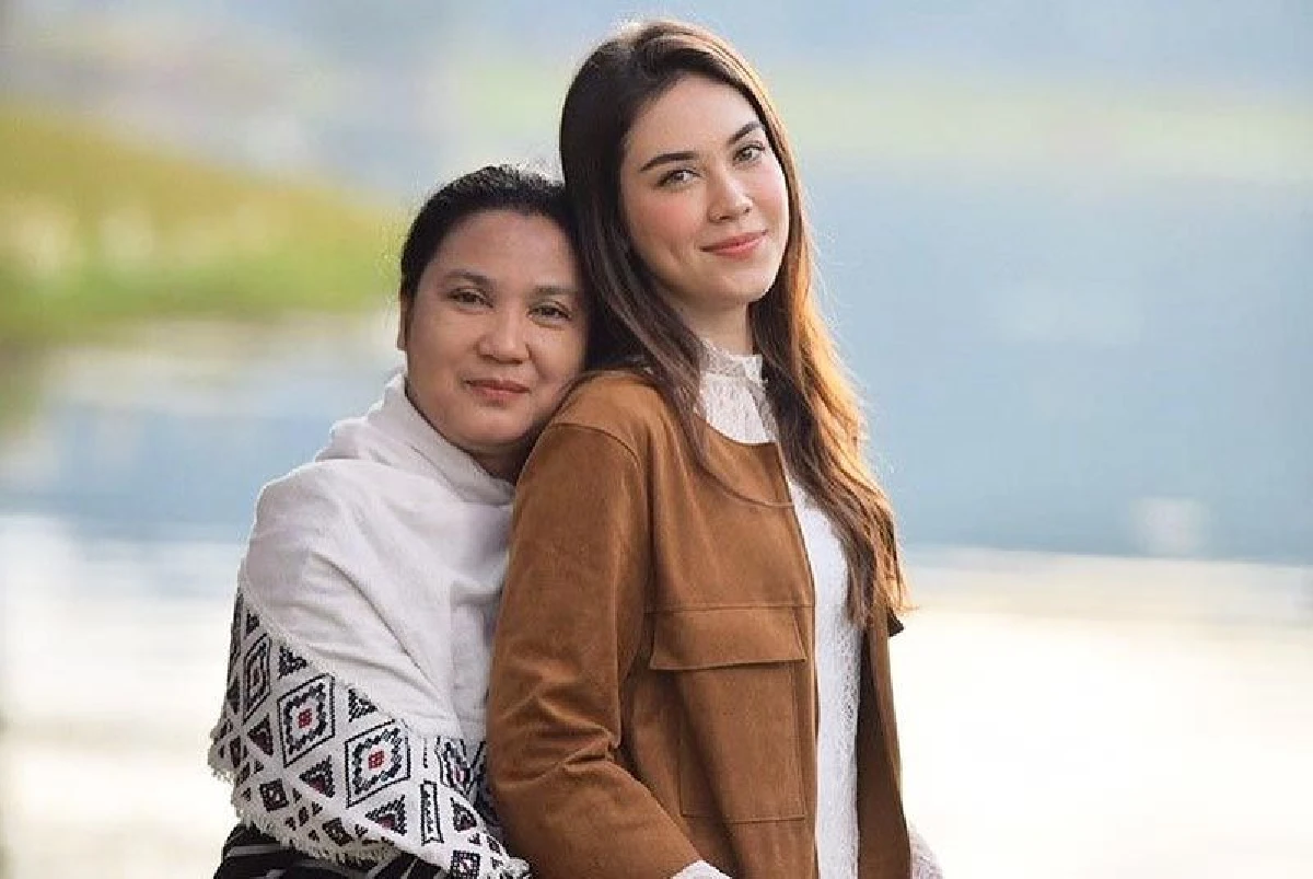 จะท้องได้ไง? แม่แมท ภีรนีย์ เปิดภาพลูกสาวฟิตทำงาน..ให้คำตอบเรื่องเช็กอินที่เขาใหญ่