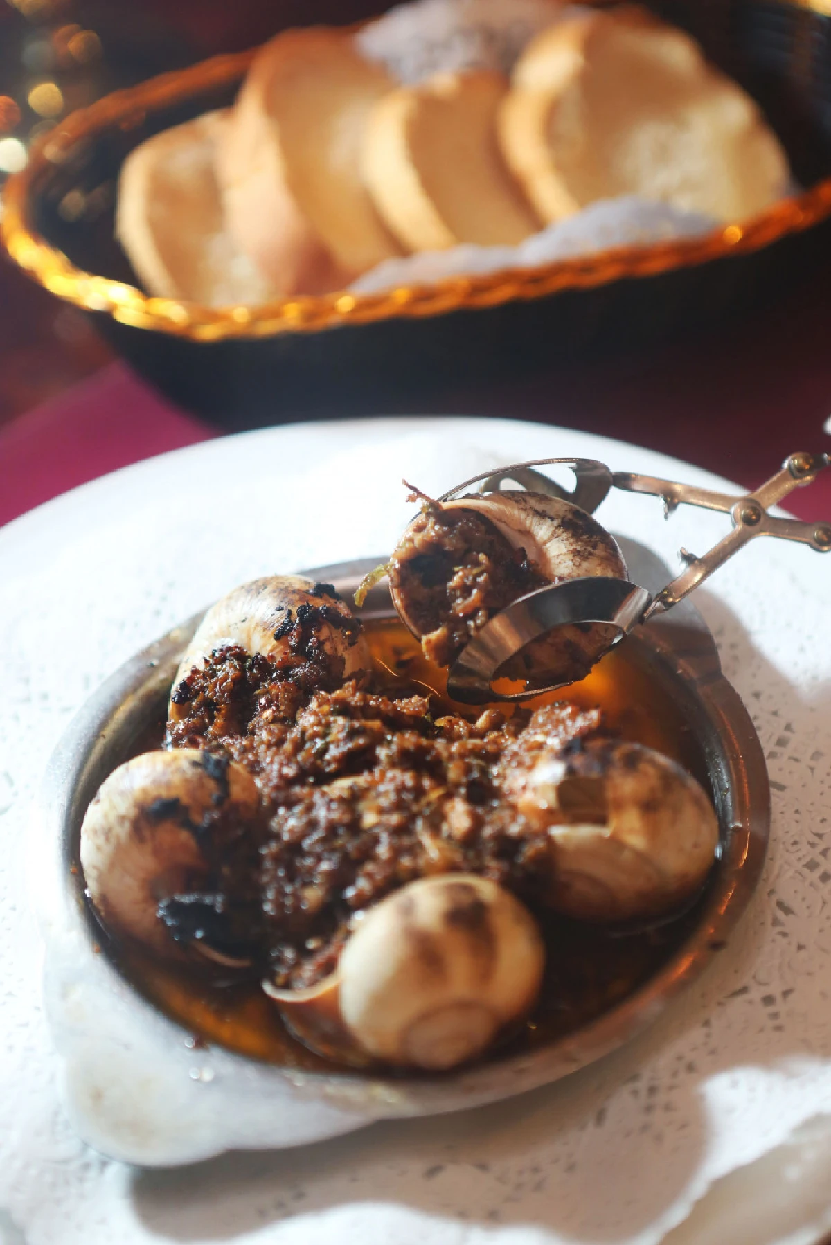 นีลส์ ทาเวิร์น กึ่งทศวรรษเคียงคู่คนกรุง