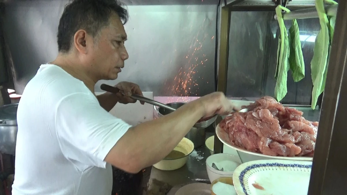 ก๋วยเตี๋ยวราดหน้าราโด้ความอร่อยคู่เมืองหาดใหญ่