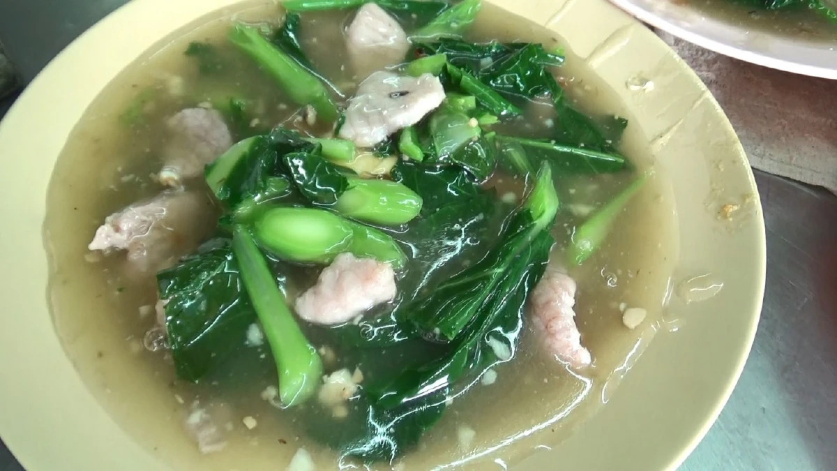 ก๋วยเตี๋ยวราดหน้าราโด้ความอร่อยคู่เมืองหาดใหญ่