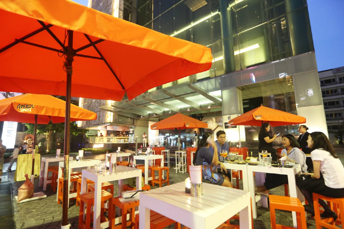 สดใสรับลมหนาว อะเพโรล สปริตซ์ ป๊อป-อัพ บาร์