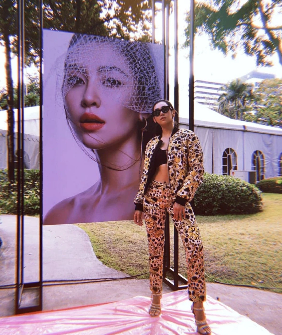 ชิลๆไม่ติดหรู! เบลล่า ราณี แวะทานก๋วยเตี๋ยว..อร่อยริมทางมื้อดึก