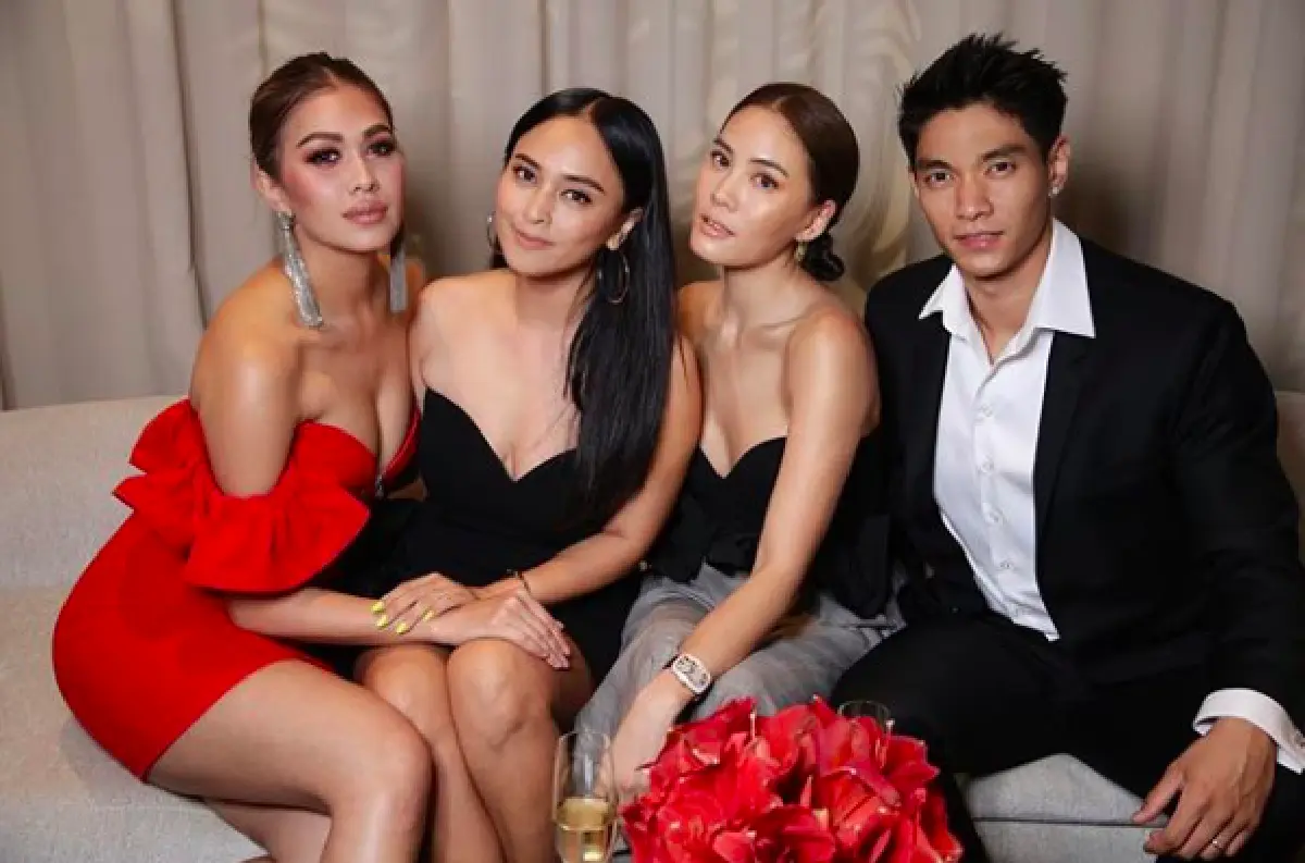 ส่องภาพ “แพร วทานิกา” จัดดินเนอร์สุดหรู เหล่าดาราคนดังร่วมงานเพียบ