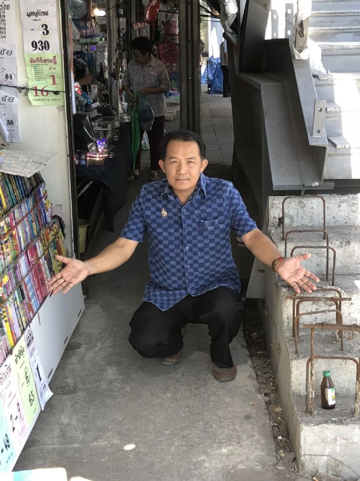 "ศรีสุวรรณ"จี้รถไฟฟ้าแก้ไขทางขึ้น-ลงสถานีกระทบพื้นที่ทางเท้าริมถนน
