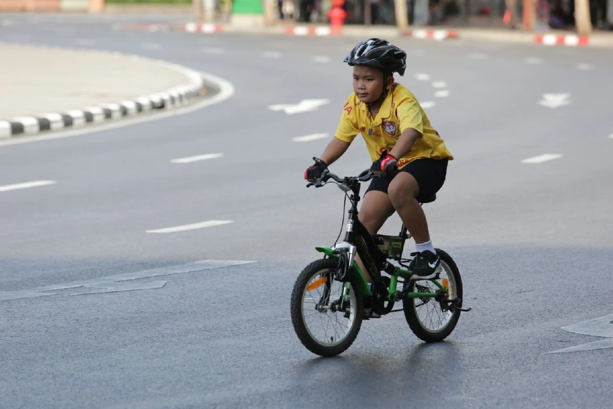 ประชาชนร่วมซ้อมใหญ่ปั่นจักรยาน "Bikeอุ่นไอรัก" คึกคัก