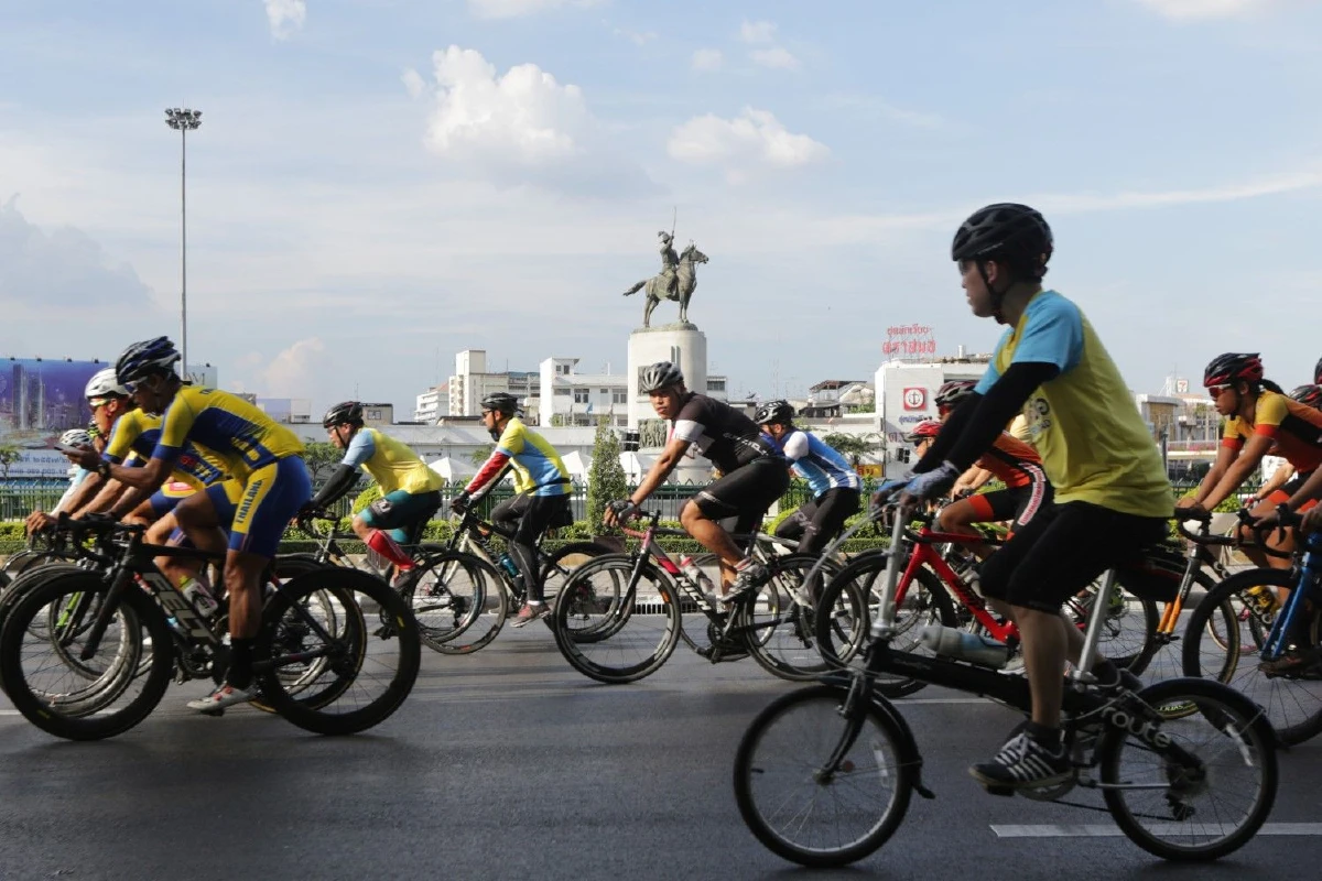 ประชาชนร่วมซ้อมใหญ่ปั่นจักรยาน "Bikeอุ่นไอรัก" คึกคัก