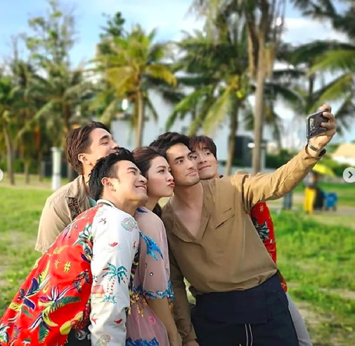 ส่องภาพความสนุกสนาน เบื้องหลังถ่ายปฏิทินดาราช่อง 3 ปี 2562