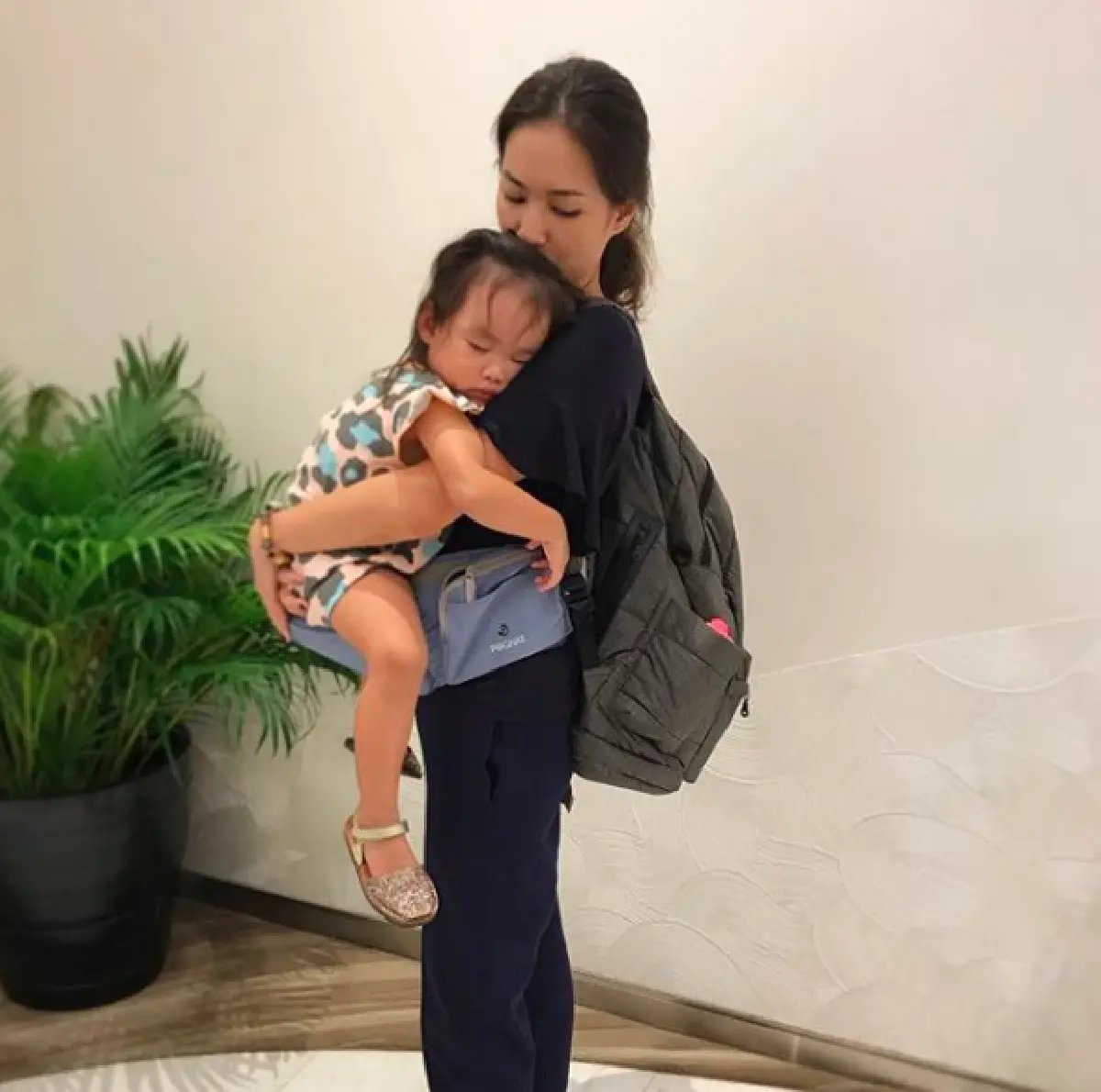 สัญญาณดีมาแล้ว! “ต่าย” ร่วมฉลองเพื่อนแต่งงาน พร้อมแฮชแท็กที่ทำเอาแฟนๆ ยิ้ม