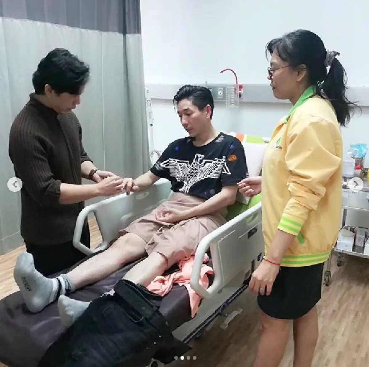 “เจี๊ยบ” ช็อค! หลัง “บอย พีซเมคเกอร์” ถูกหามส่งรพ. หลังเวทีงานทะลุทำให้ร่วงตก