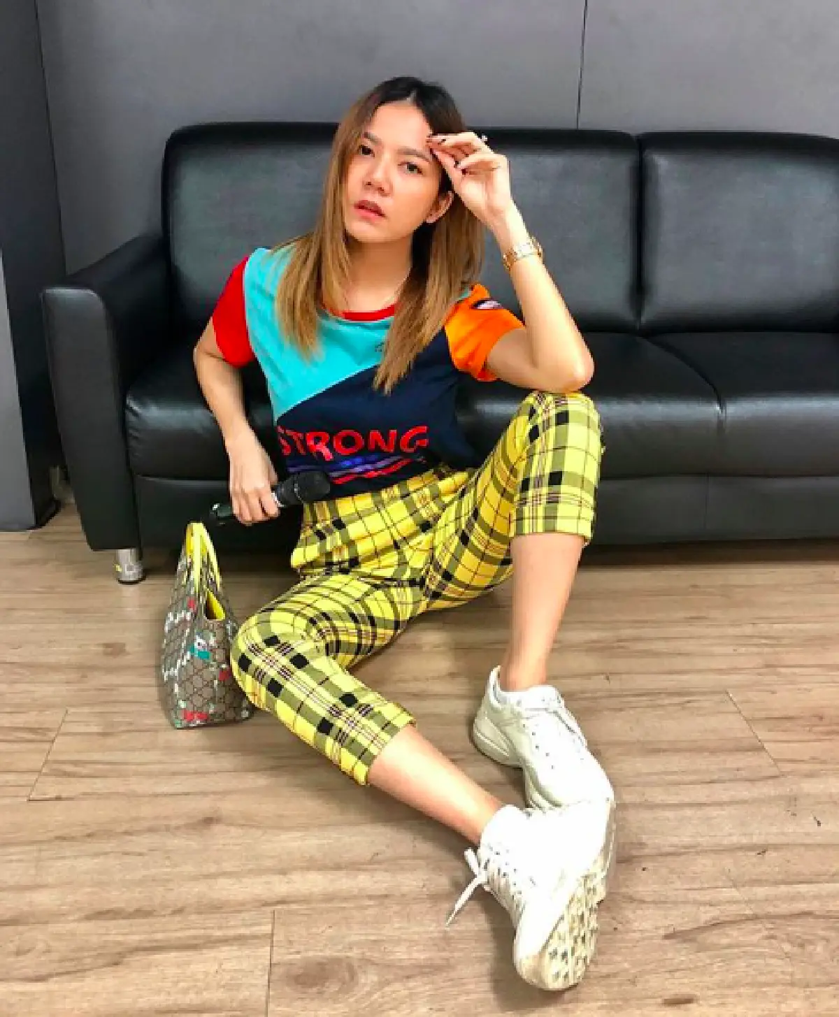 น้ำใจคนไทย! "จ๊ะ อาร์สยาม" โพสต์คลิปเหตุการณ์ระทึก เจอรถยางแตก ไฟลุก