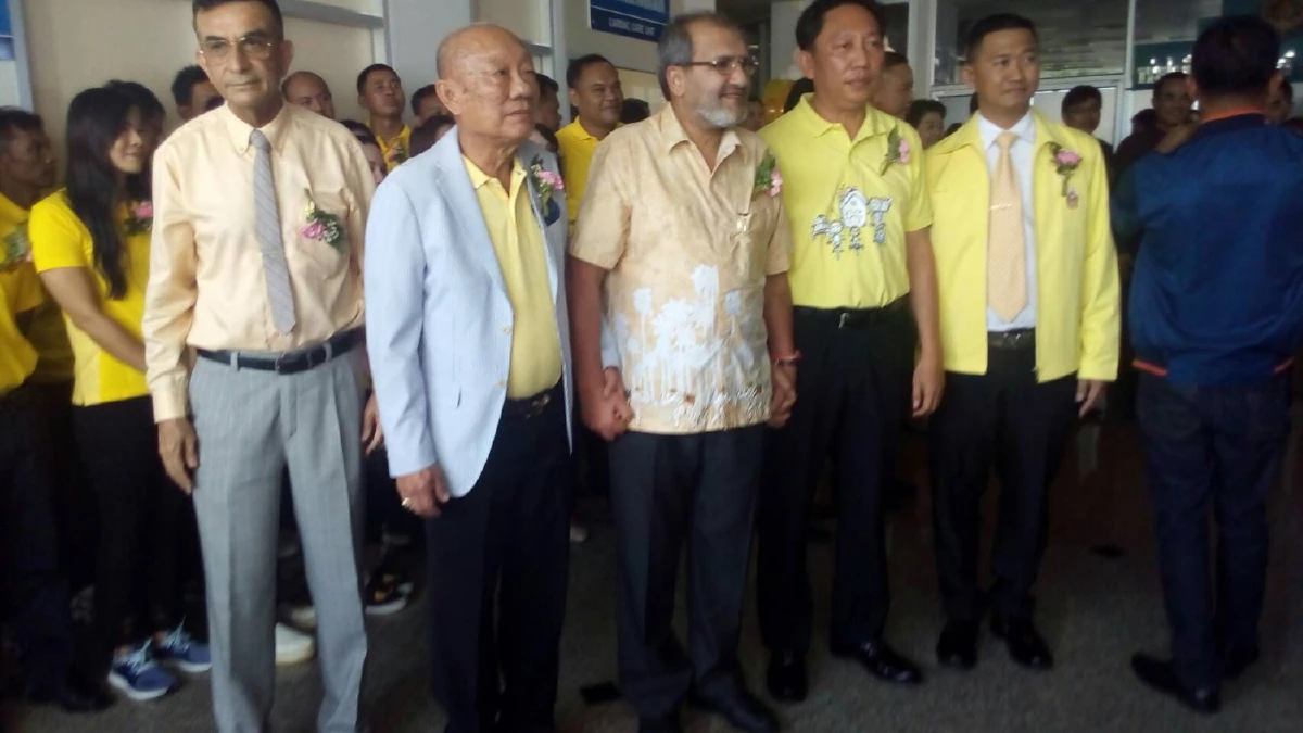 กลุ่มเศรษฐีใจบุญมอบเงินร.พ.ทุ่งสงช่วยผู้ป่วยโรคหัวใจและหลอดเลือด