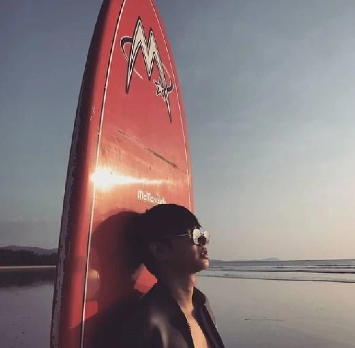 นุชใจละลาย! เป๊ก ผลิตโชค อวดซิกแพคเคียงข้างนางแบบสาวแซ่บ