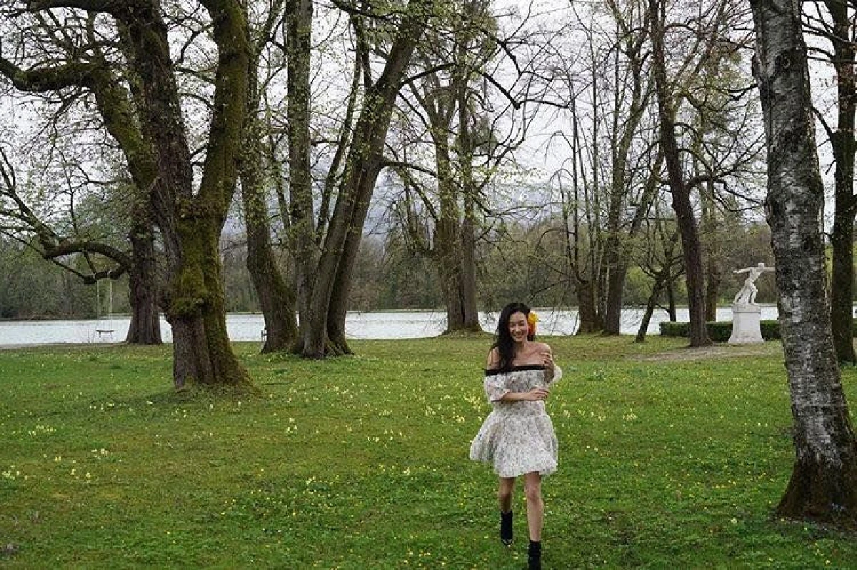 วิ่งแบบพี่นุ่น!  ส่องภาพท่าวิ่งสวยๆ แบบ “นุ่น วรนุช” กับสถานที่งดงามต่างๆ